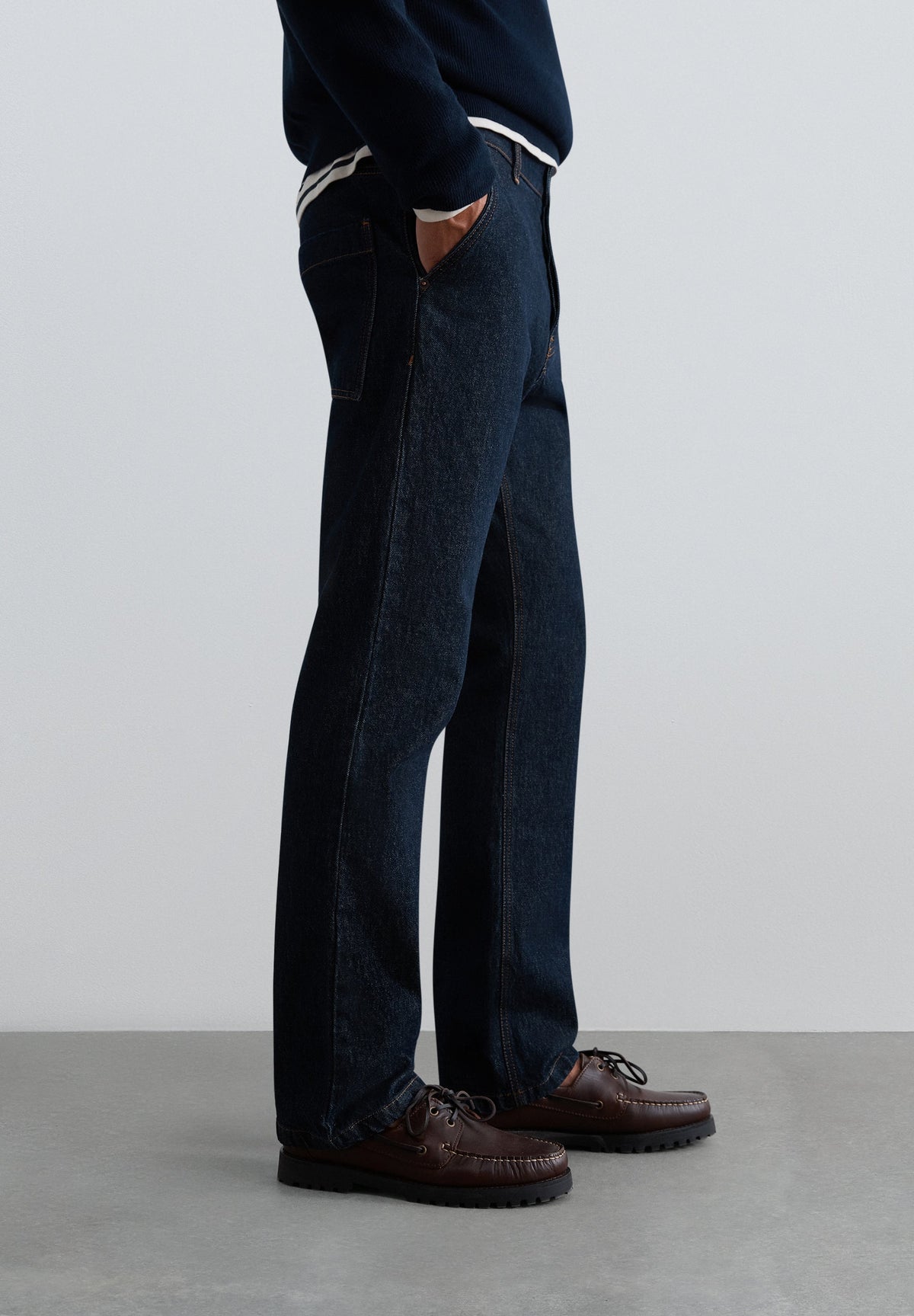 STRAIGHT JEANS