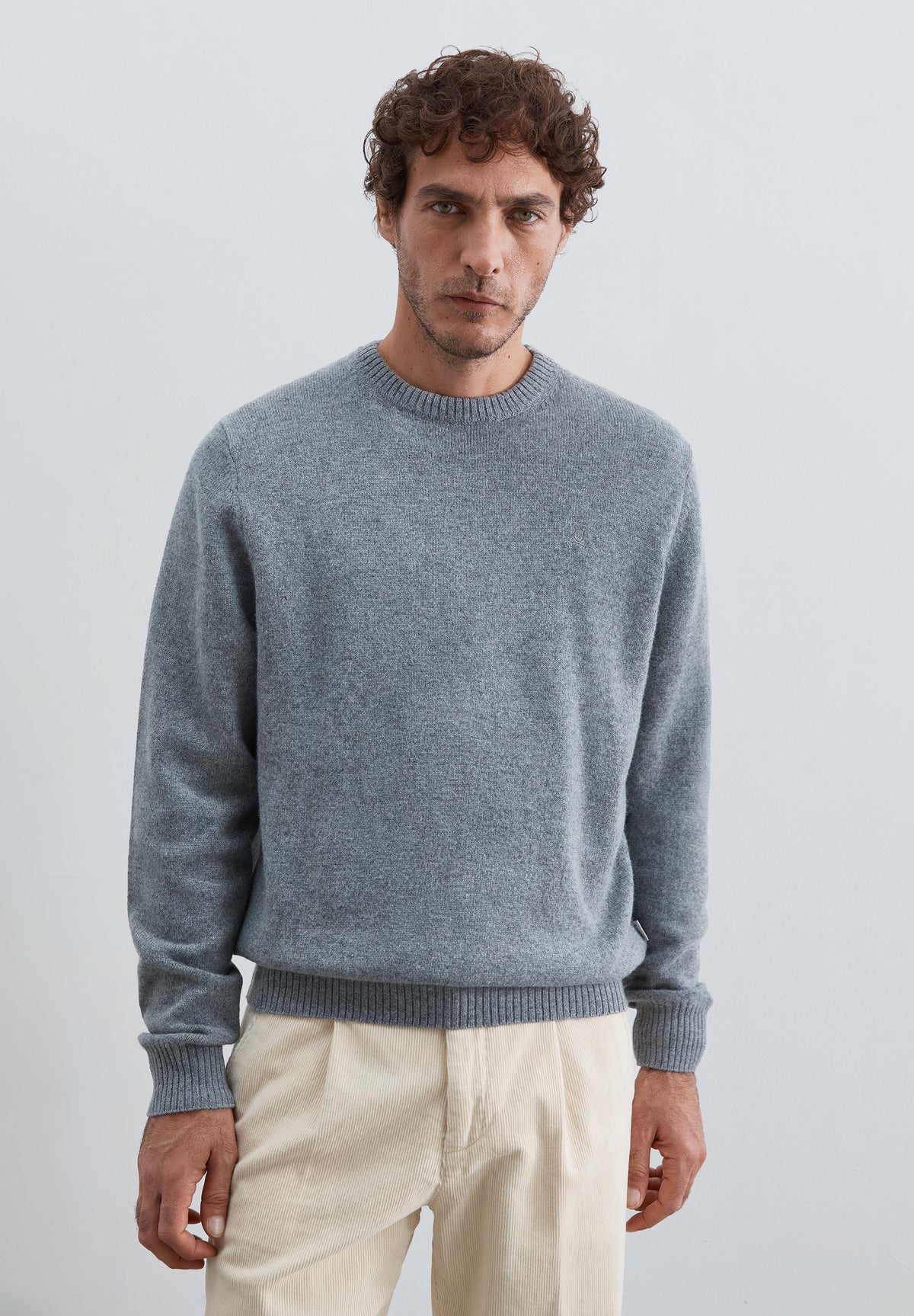 ROUND NECK WOOL SWEATER