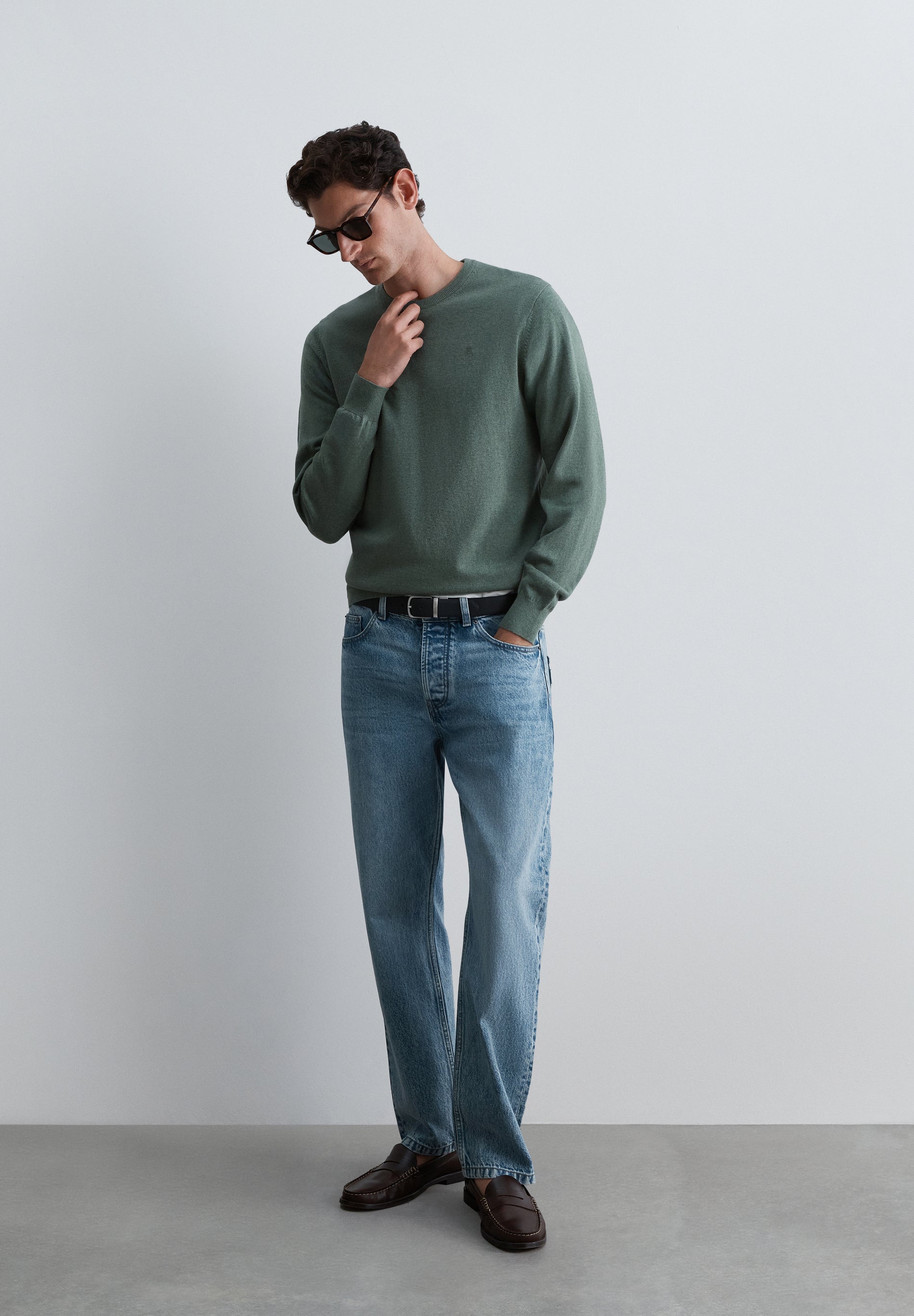KNIT ROUND NECK SWEATER