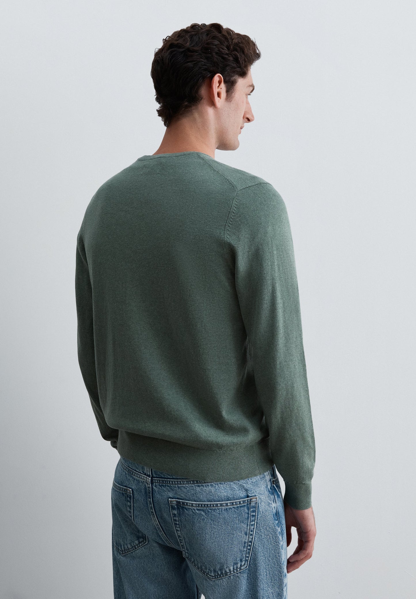 KNIT ROUND NECK SWEATER