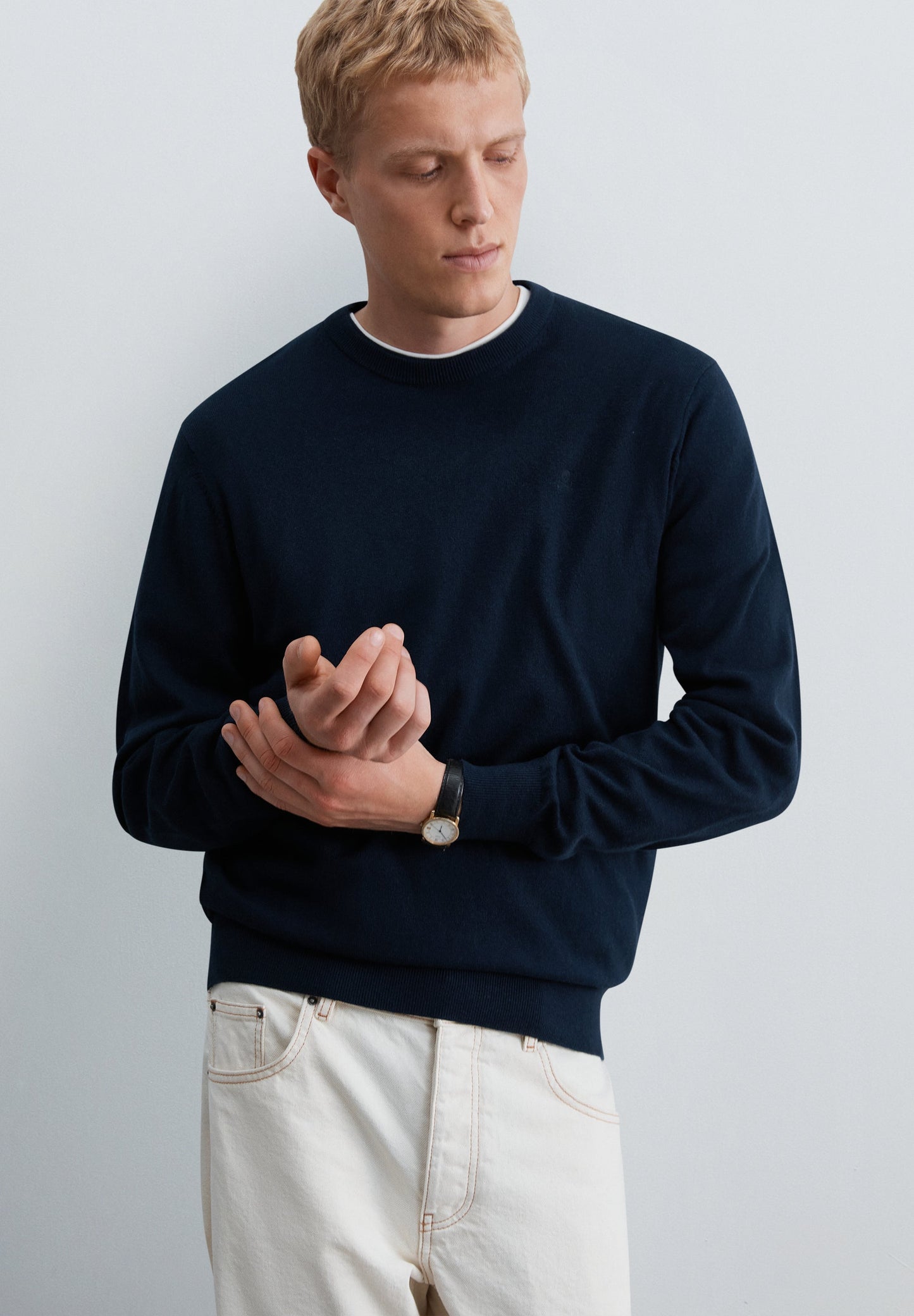 KNIT ROUND NECK SWEATER