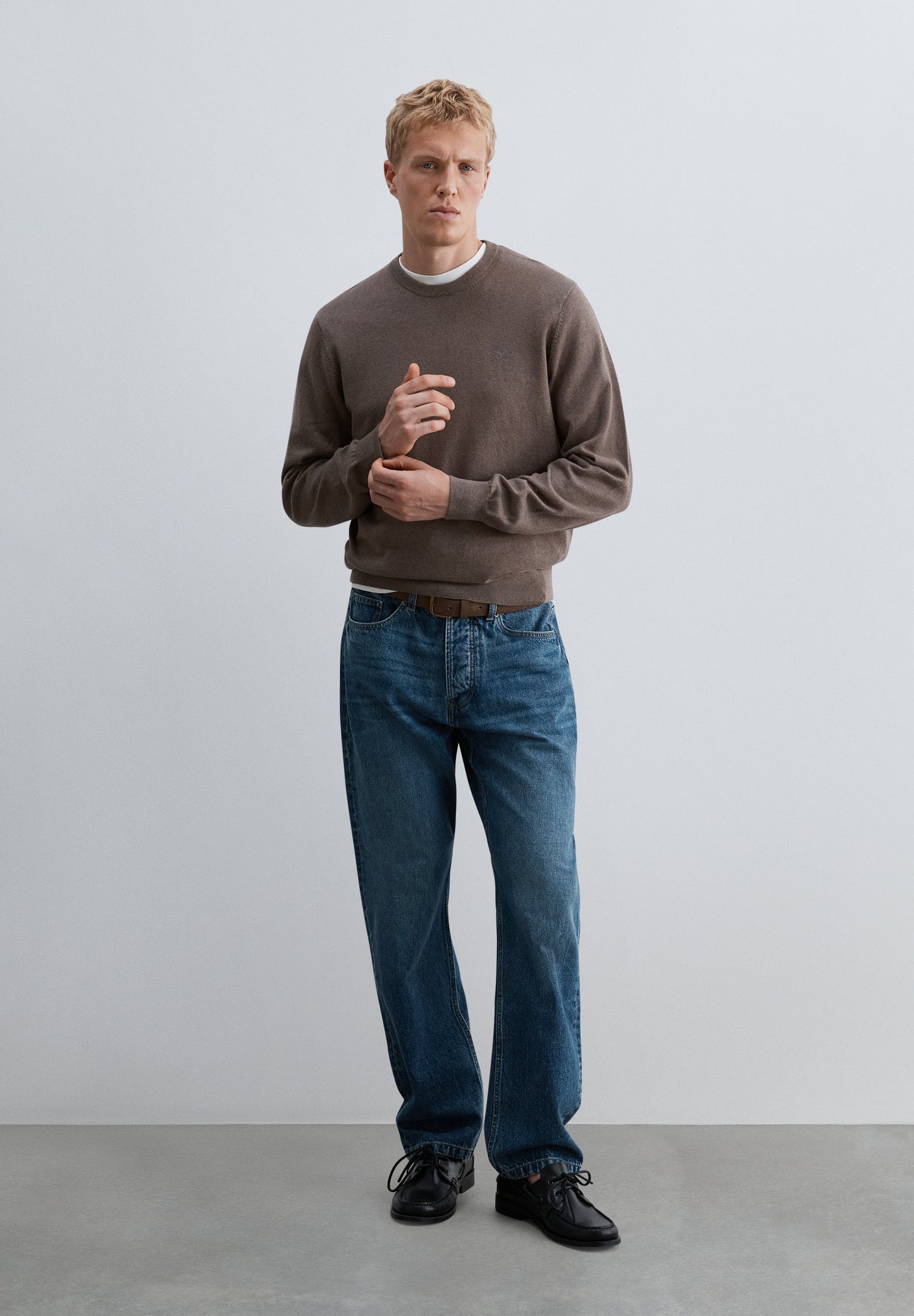 KNIT ROUND NECK SWEATER