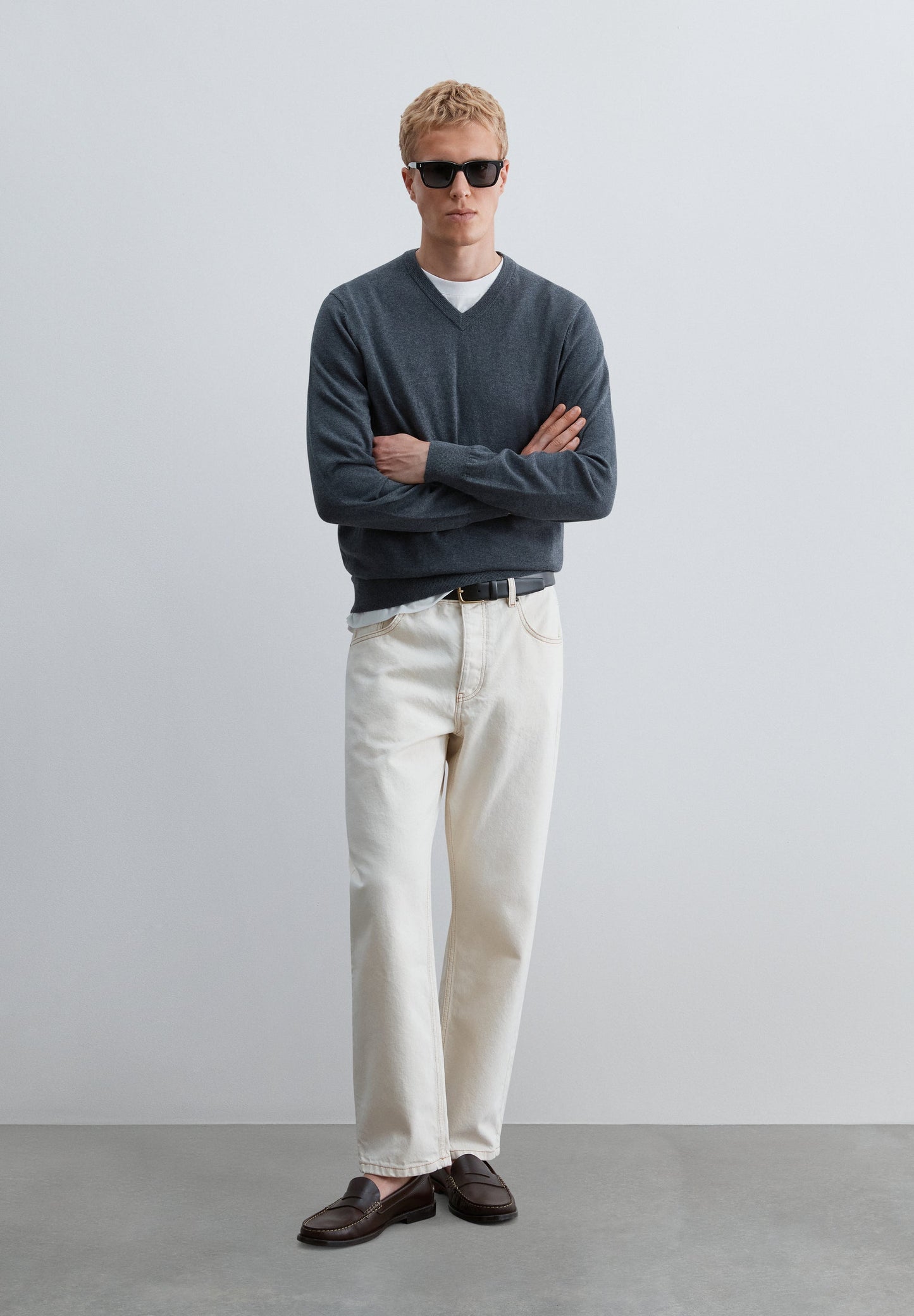 KNIT V-NECK SWEATER