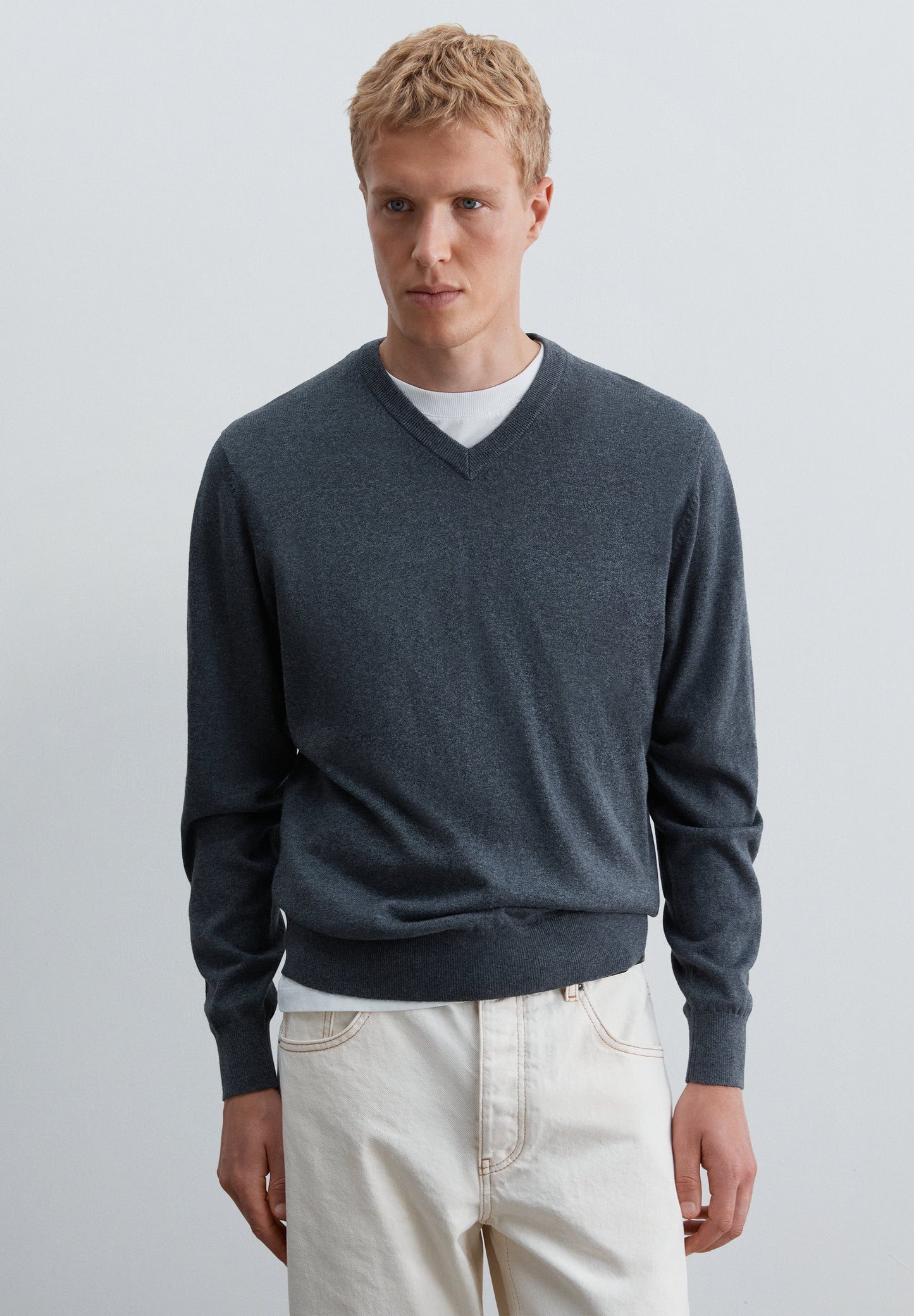 KNIT V-NECK SWEATER