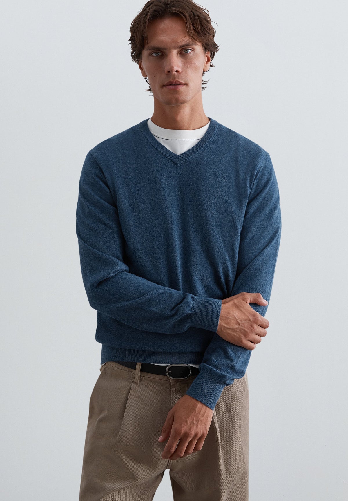 KNIT V-NECK SWEATER