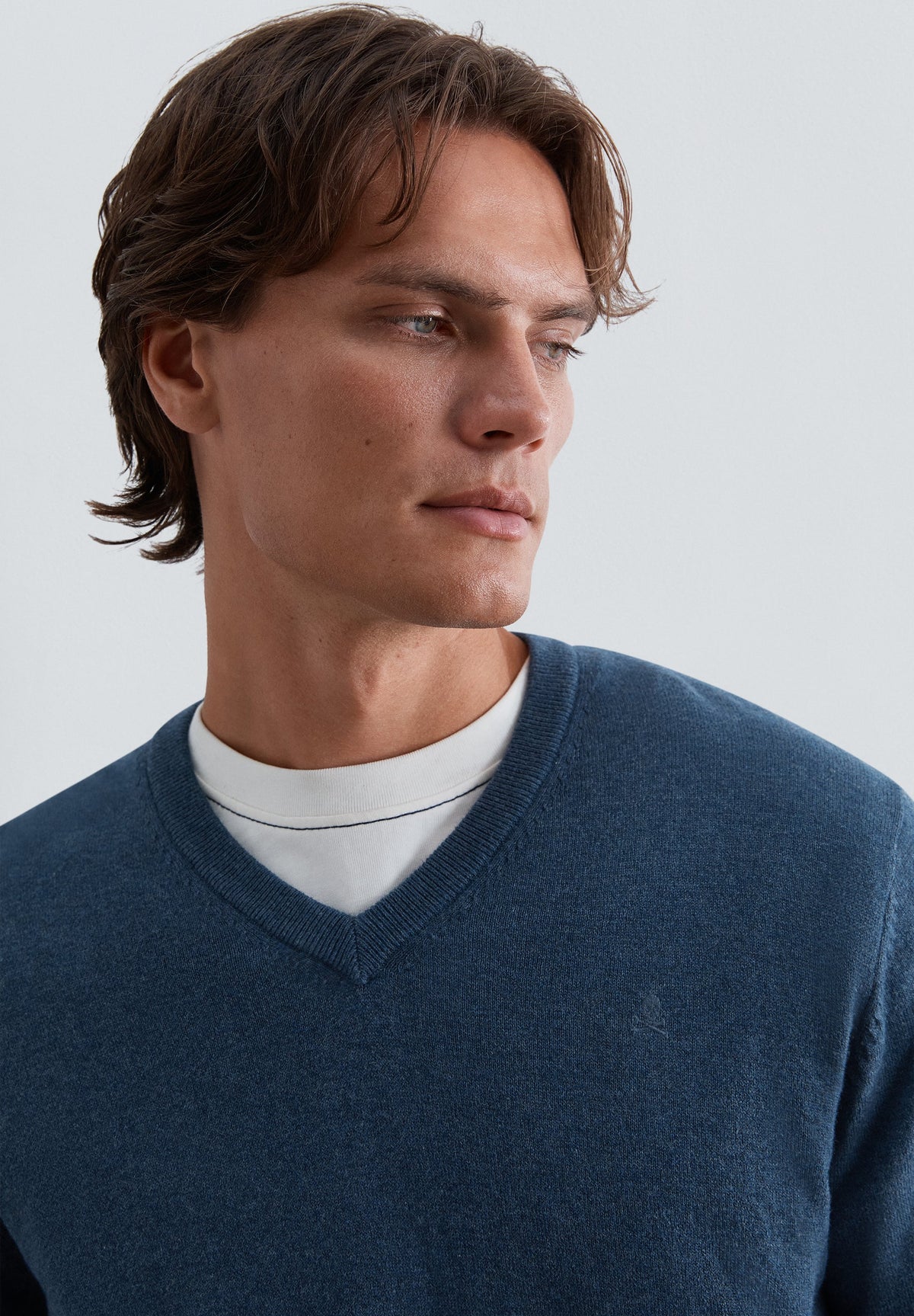 KNIT V-NECK SWEATER