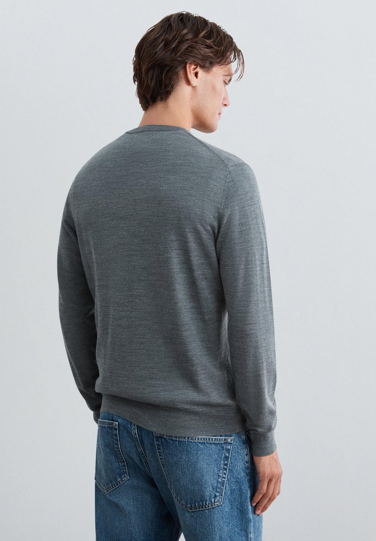 ROUND NECK WOOL SWEATER