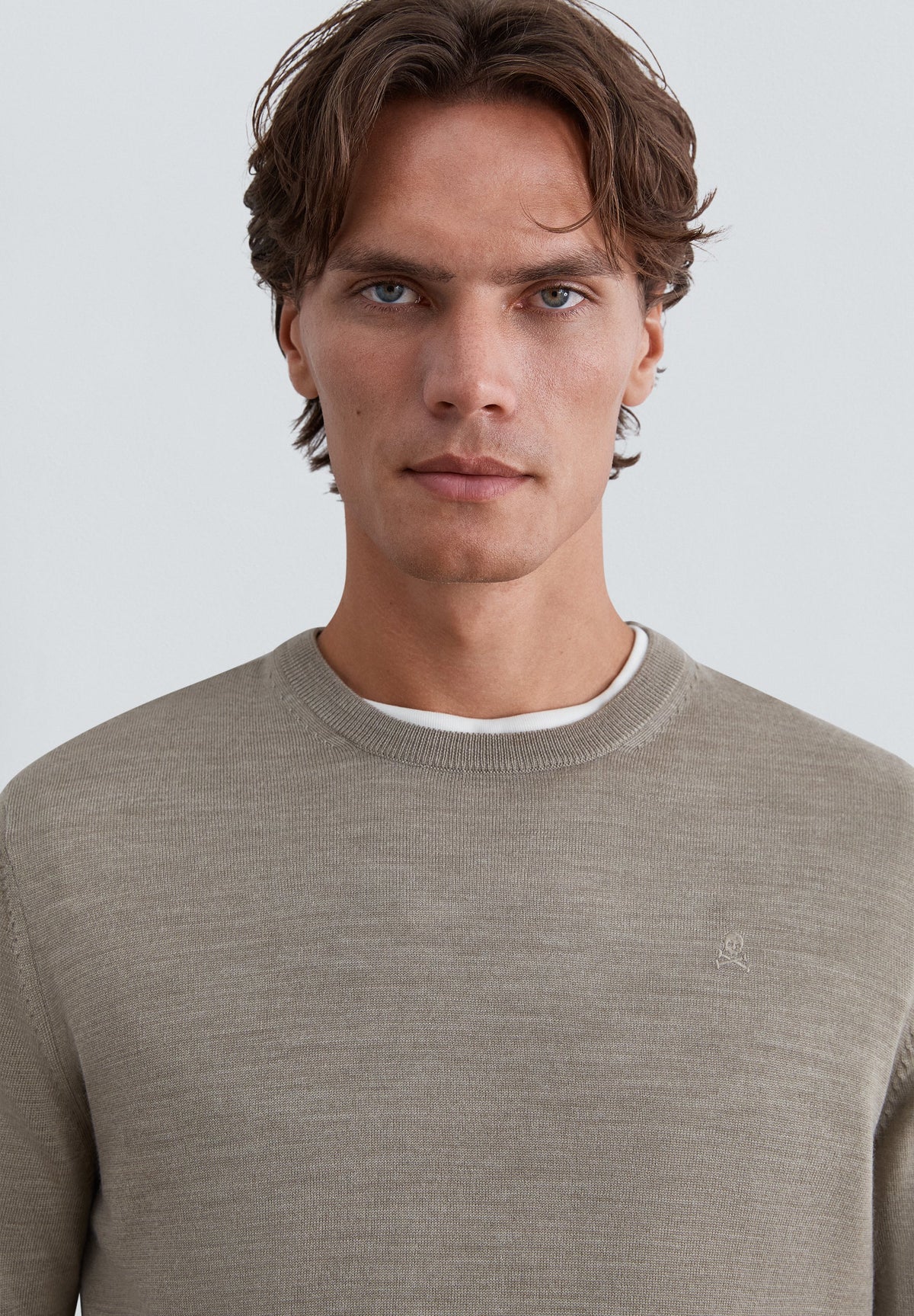 ROUND NECK WOOL SWEATER