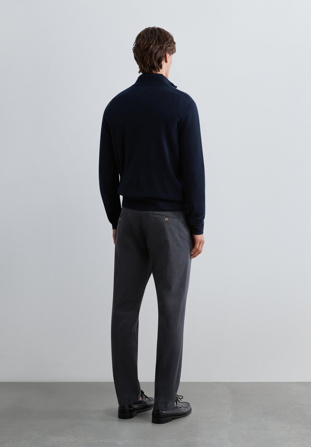 CHINO TROUSERS WITH DARTS