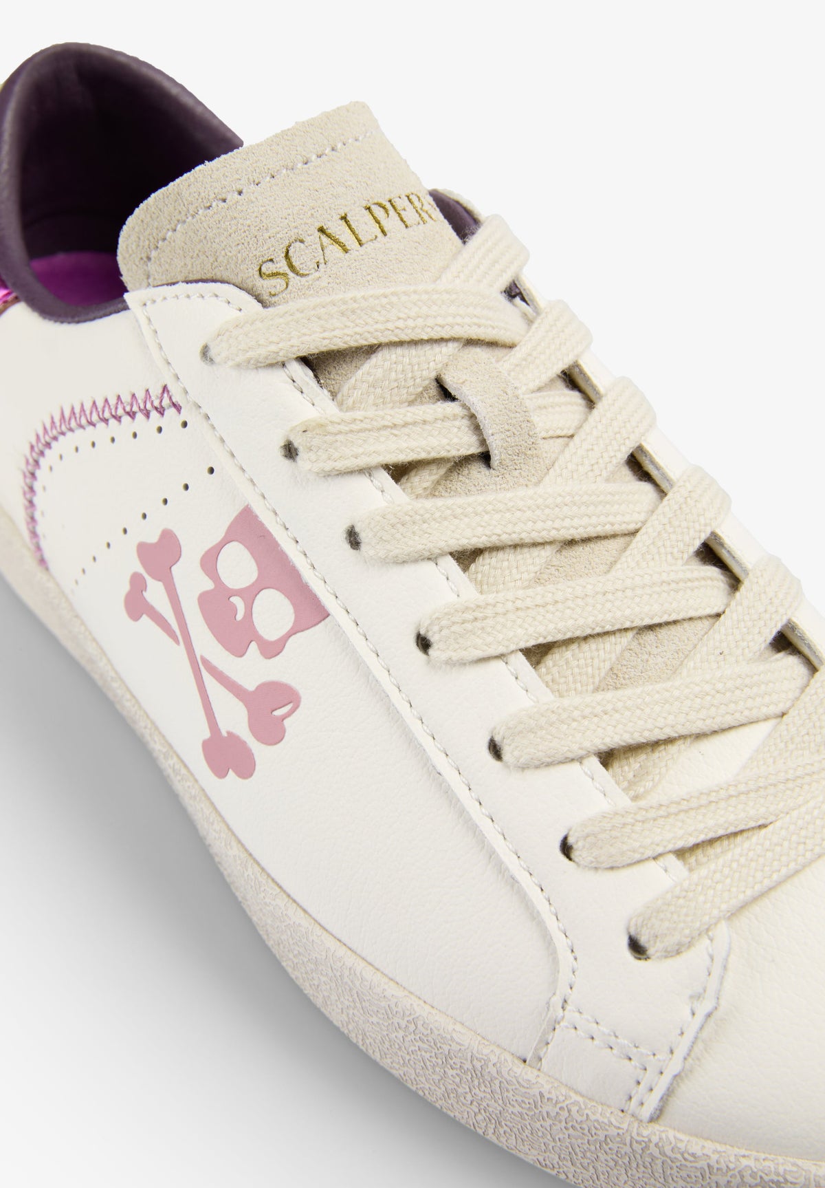 METALLIC SKULL SNEAKERS