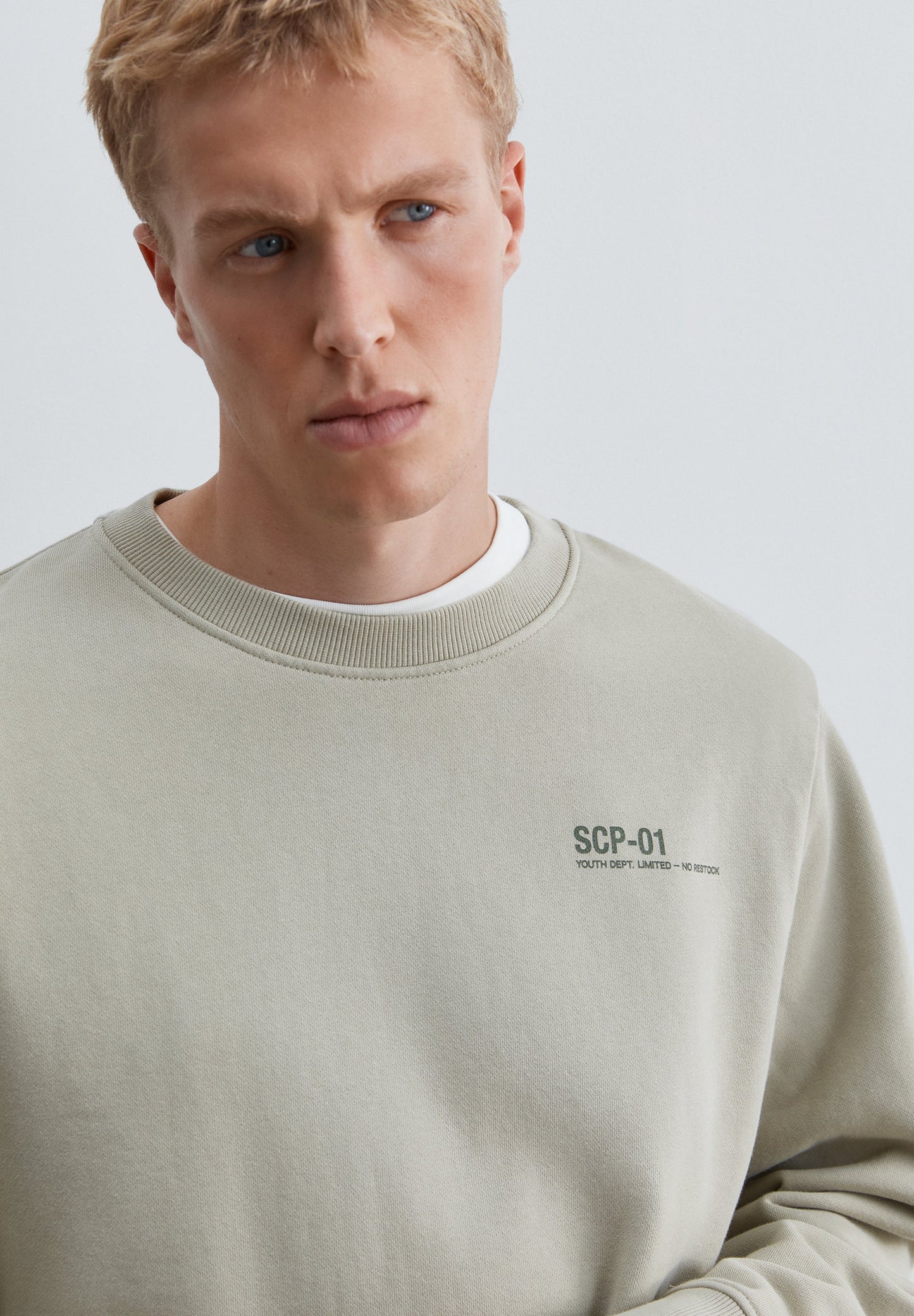 SWEATSHIRT WITH CONTRAST PRINT