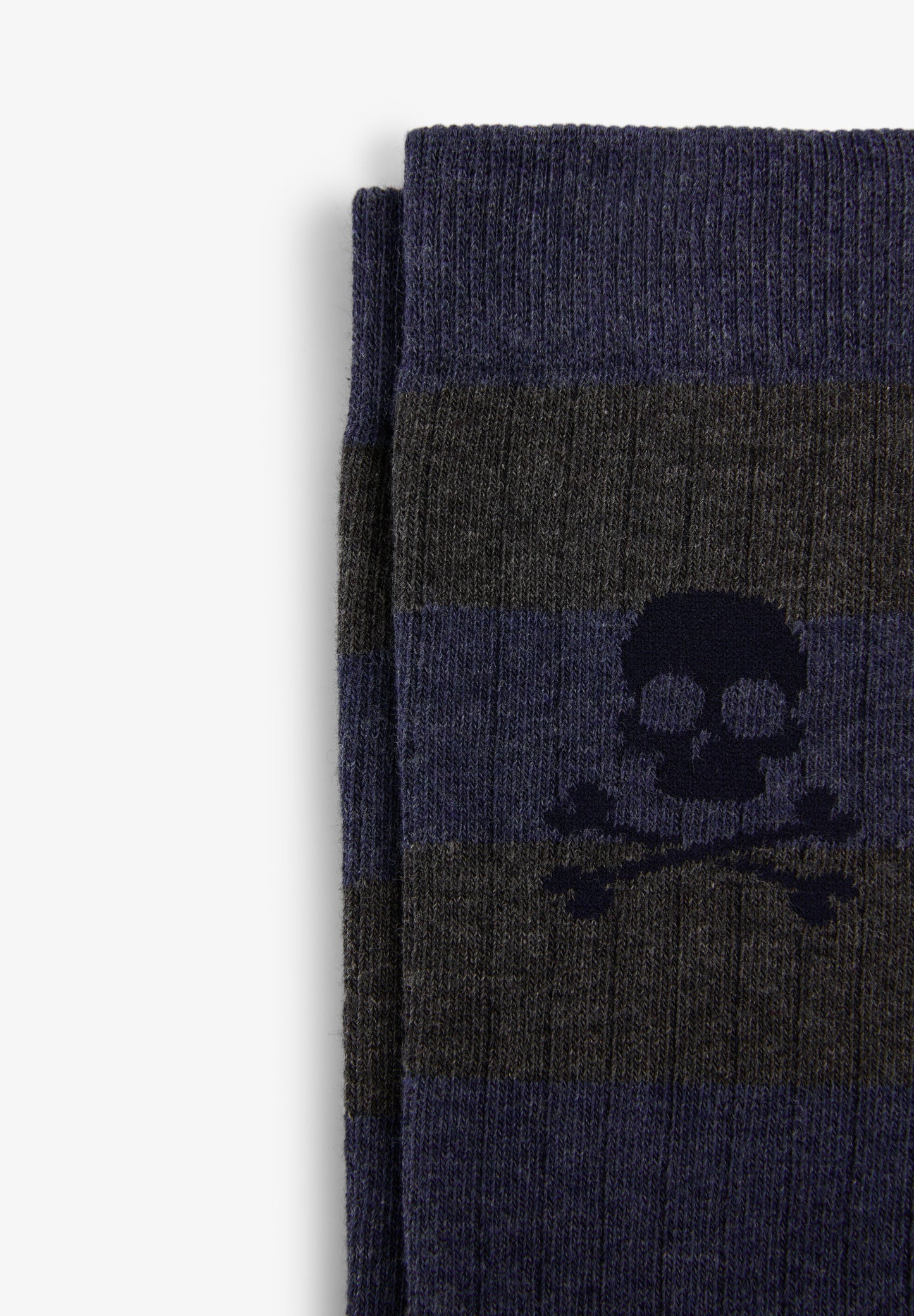 STRIPED KNEE HIGH SOCKS