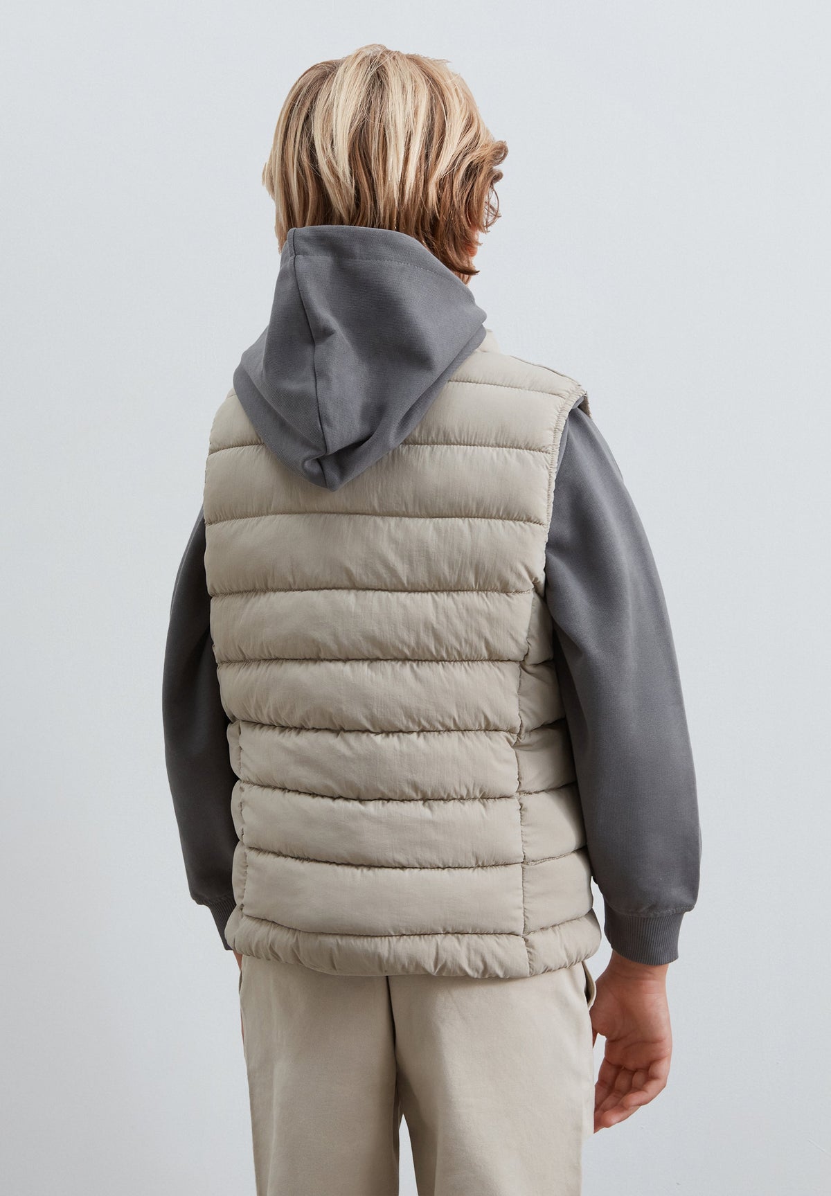 LIGHTWEIGHT PUFFER VEST