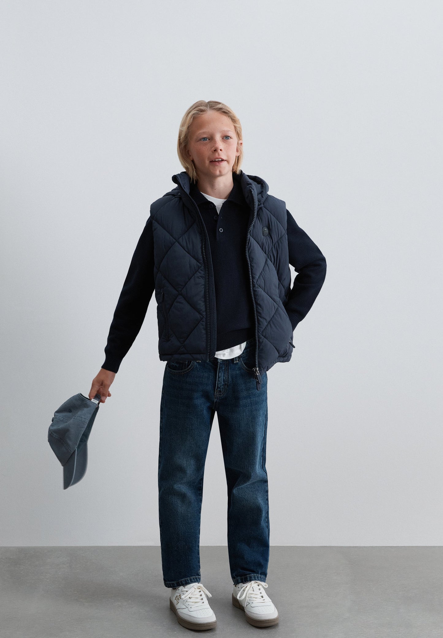 PADDED VEST WITH DETACHABLE HOOD