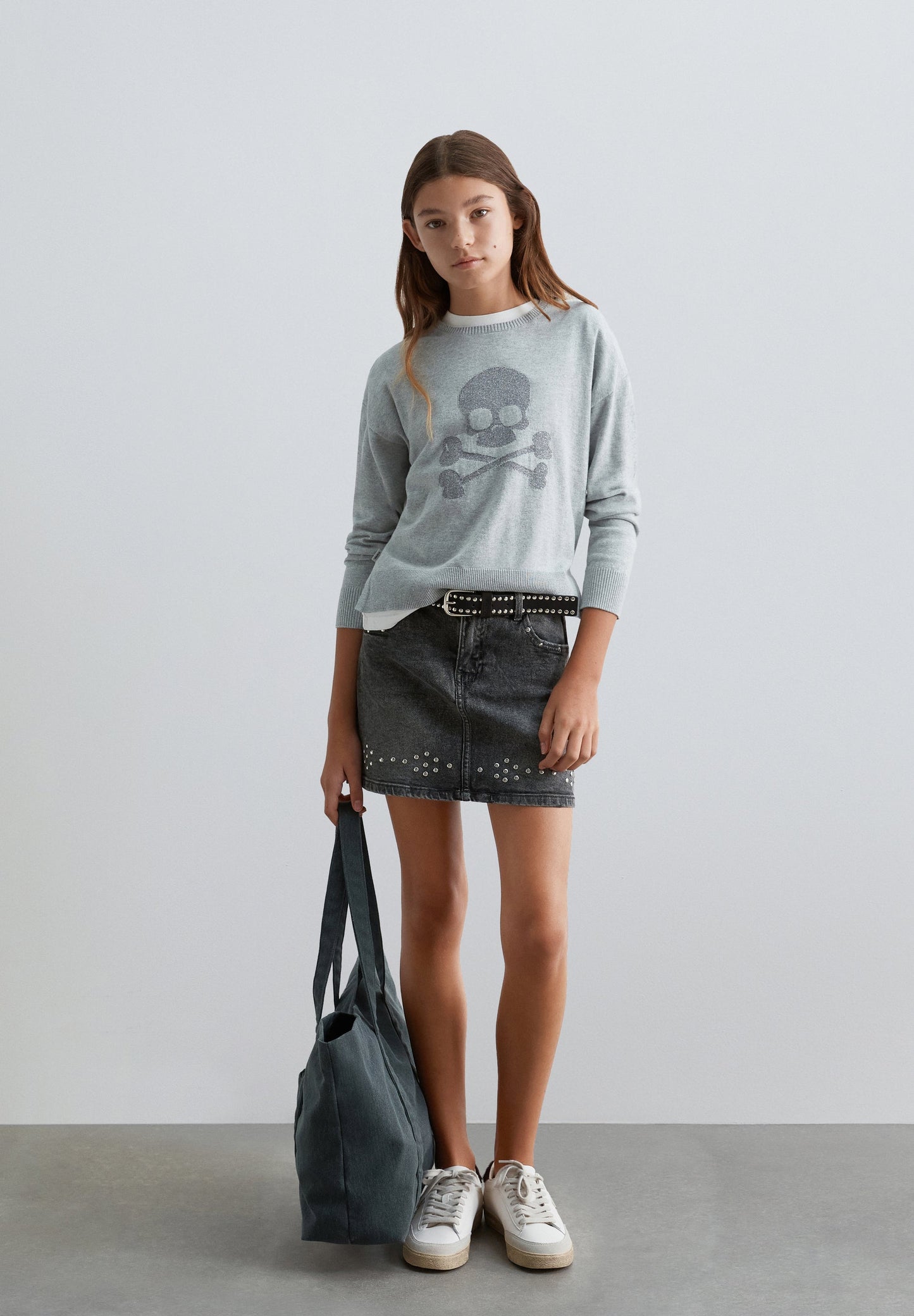 SWEATER WITH GLITTER SKULL