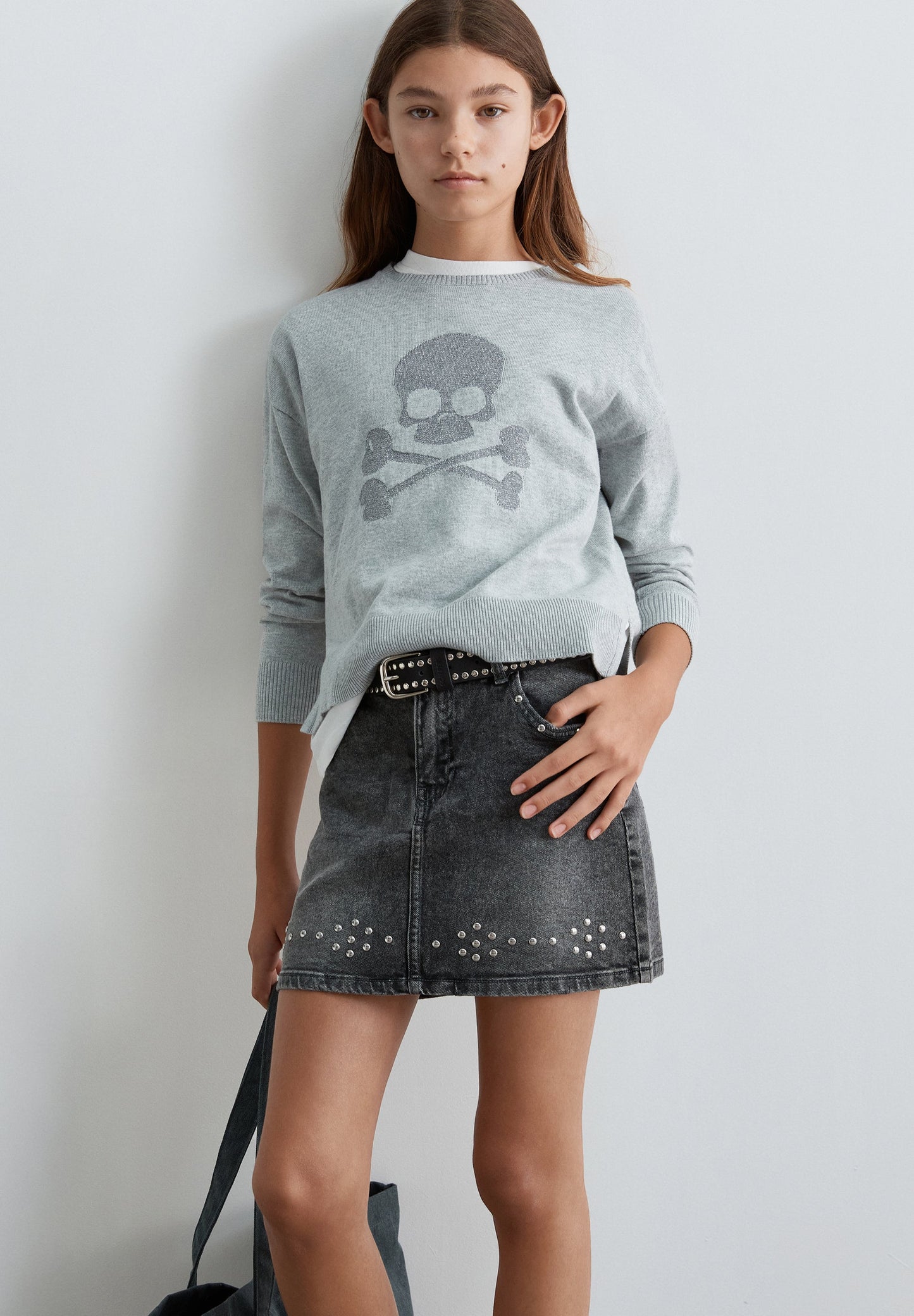 SWEATER WITH GLITTER SKULL