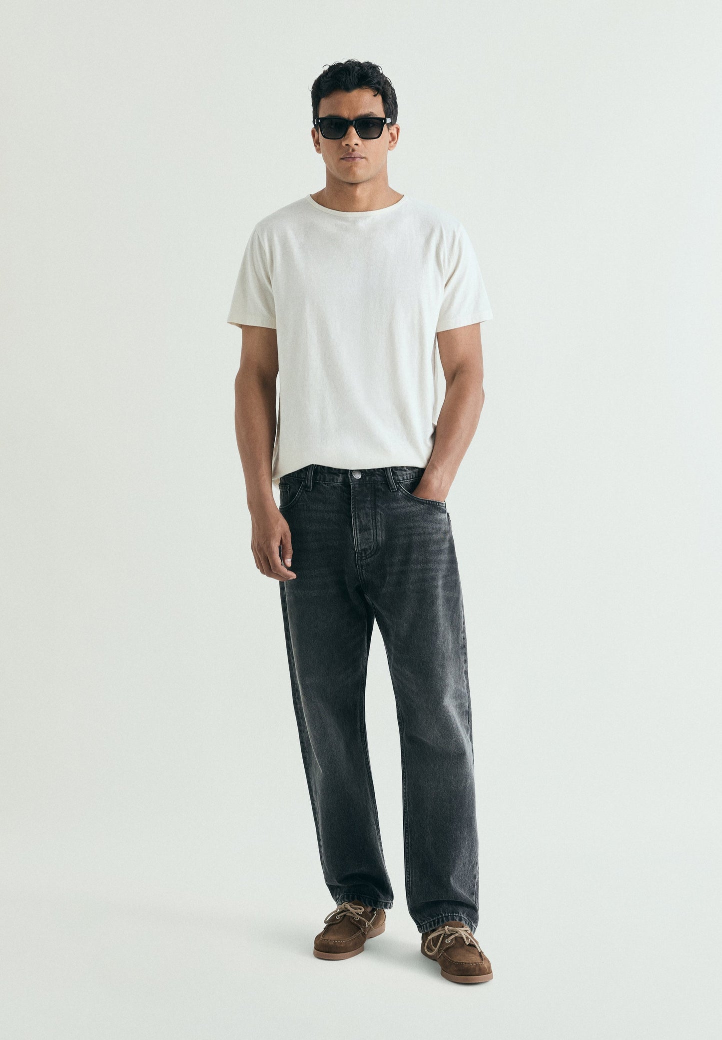 BASIC LINEN T-SHIRT