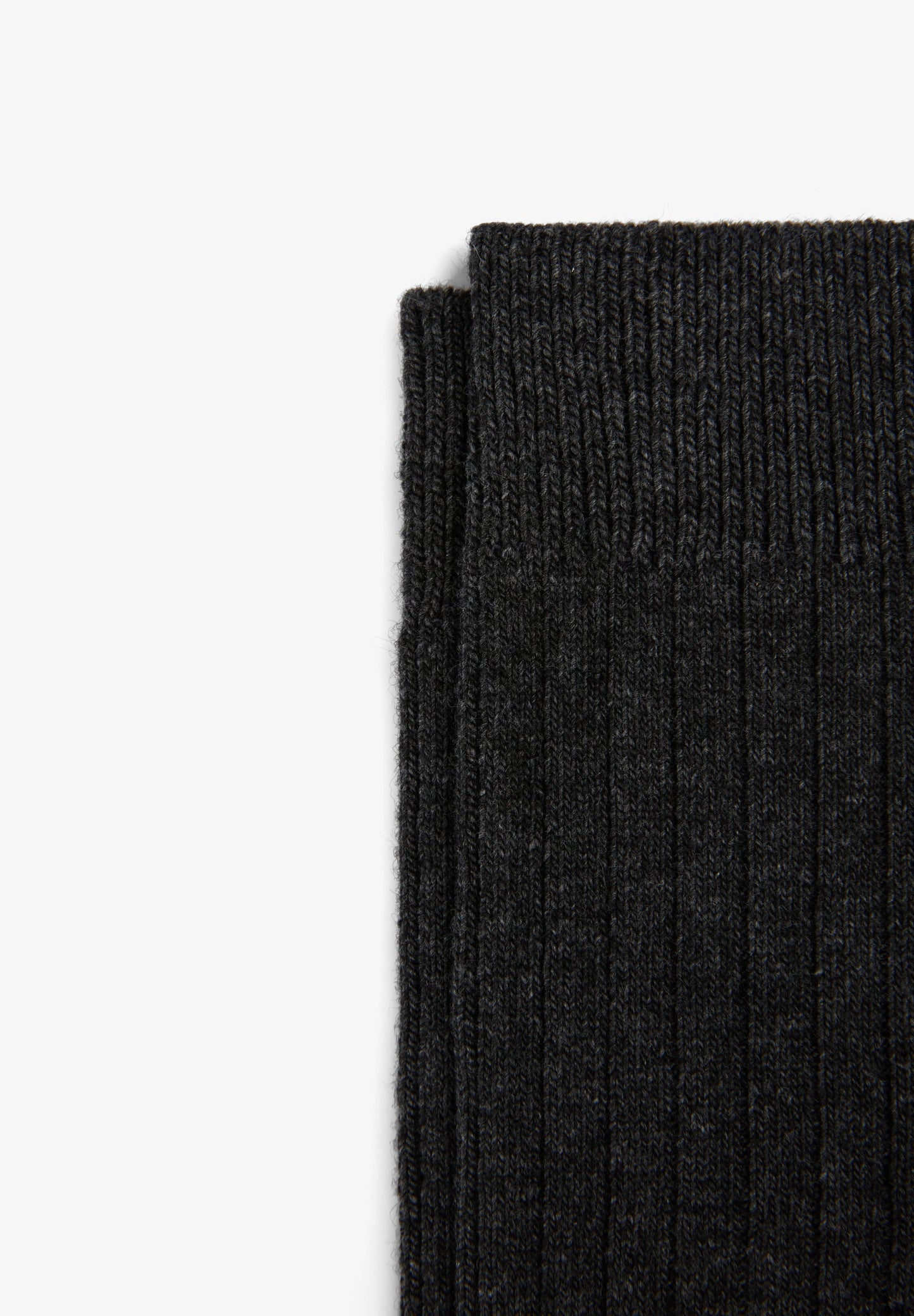 MID-CALF RIBBED SOCKS