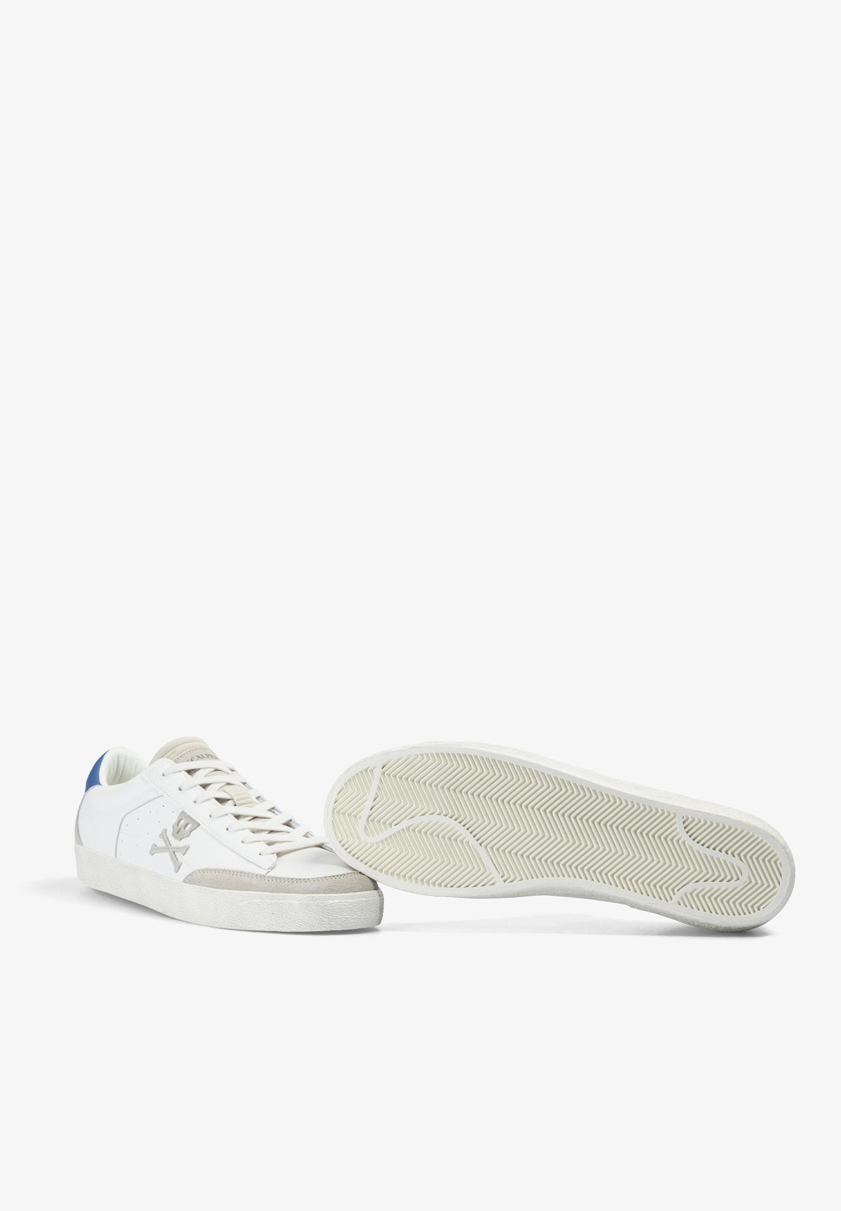 SNEAKERS WITH SIDE SKULL