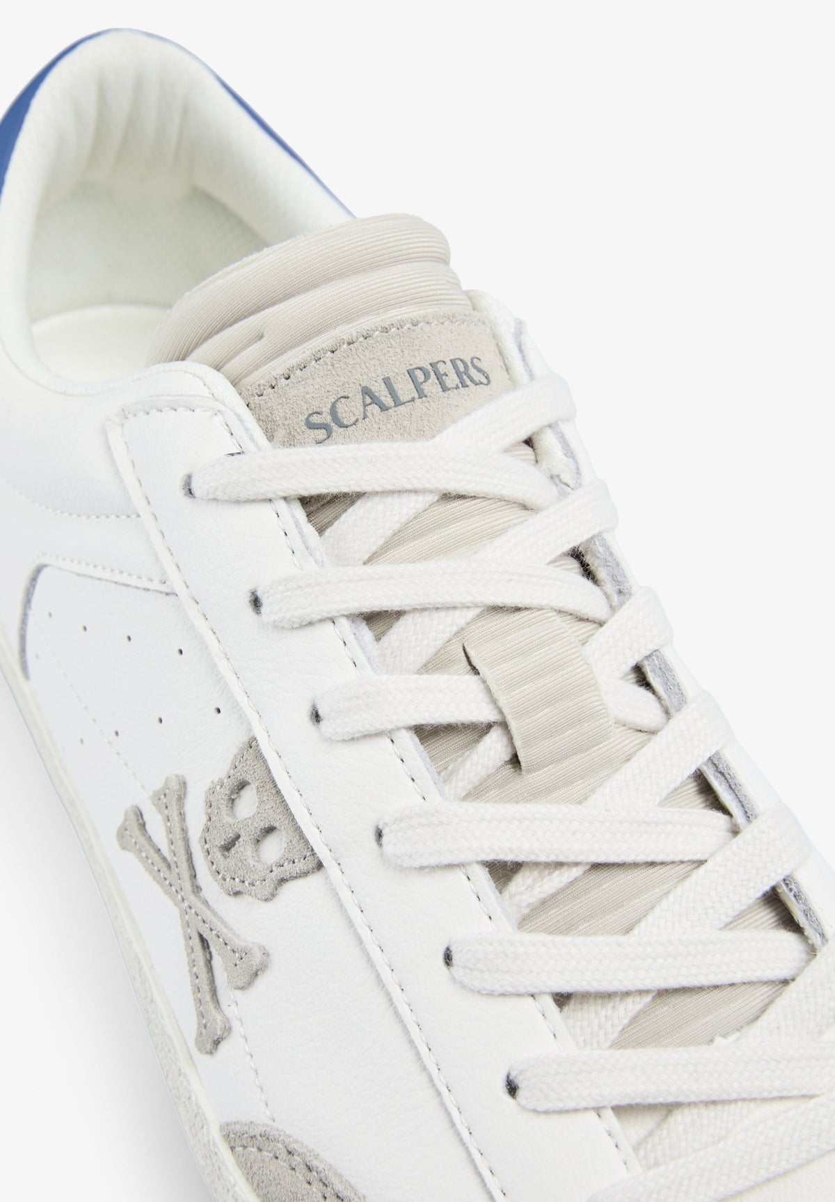 SNEAKERS WITH SIDE SKULL