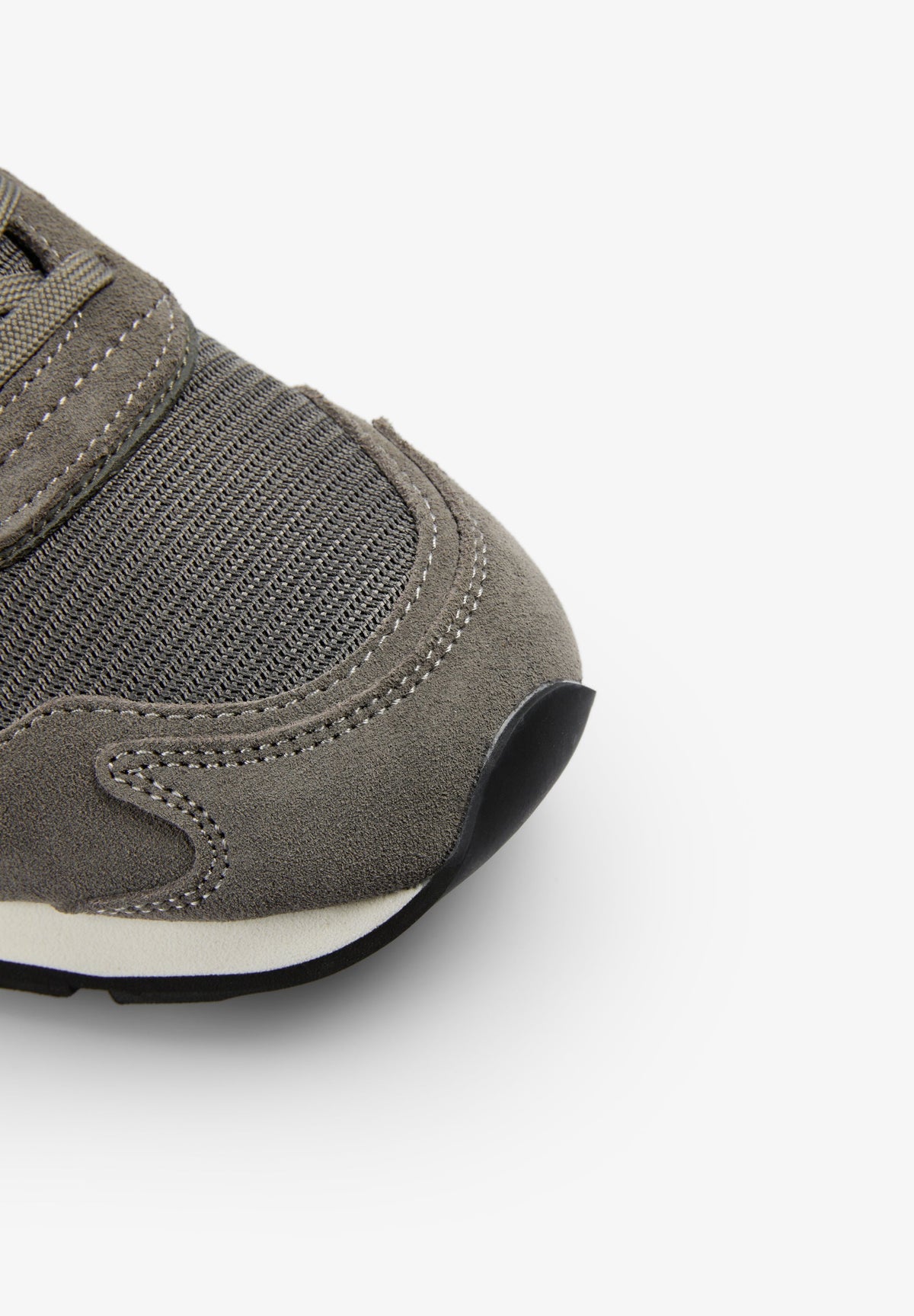 SCBRYAN JAMES SNEAKERS