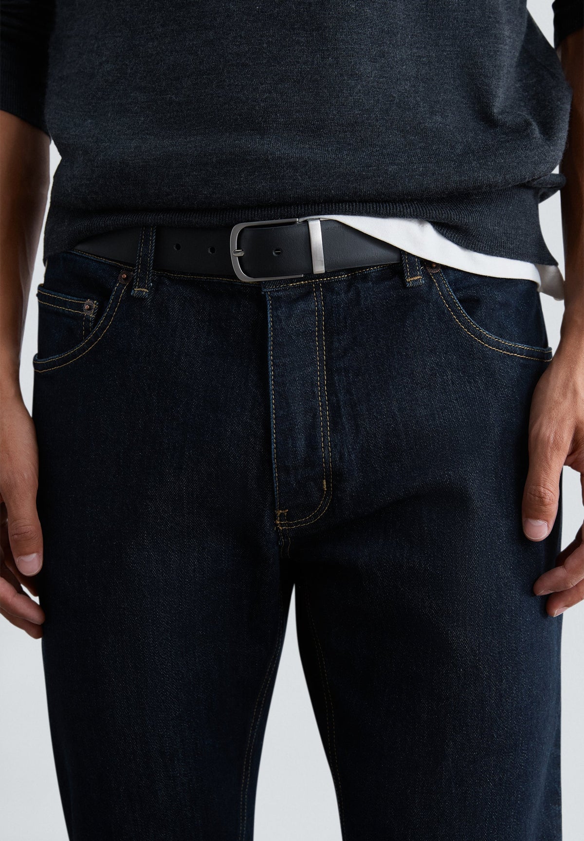 SLIM FIT JEANS