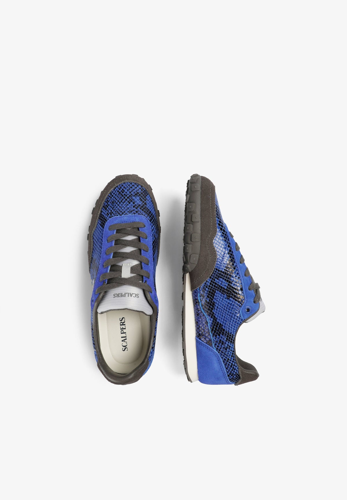 MATCHING ANIMAL-PRINT SNEAKERS