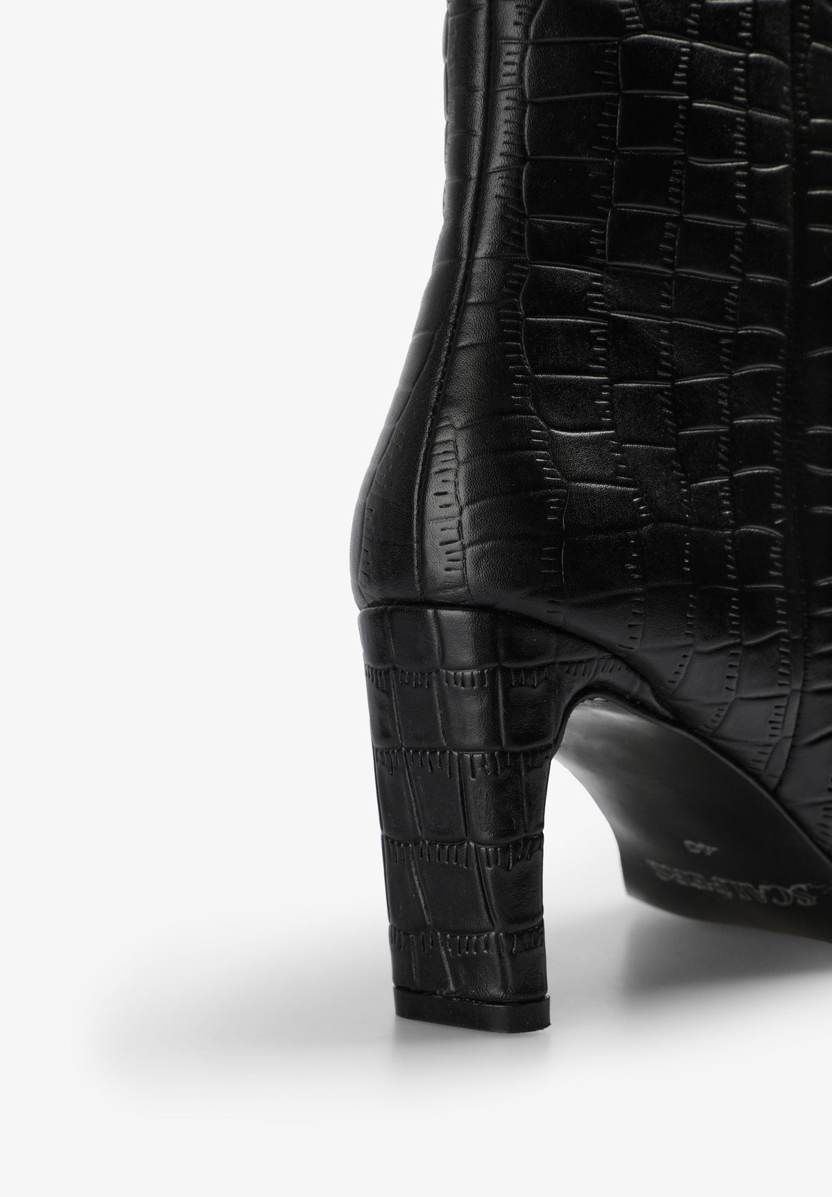 LEATHER HIGH-HEELED BOOTS