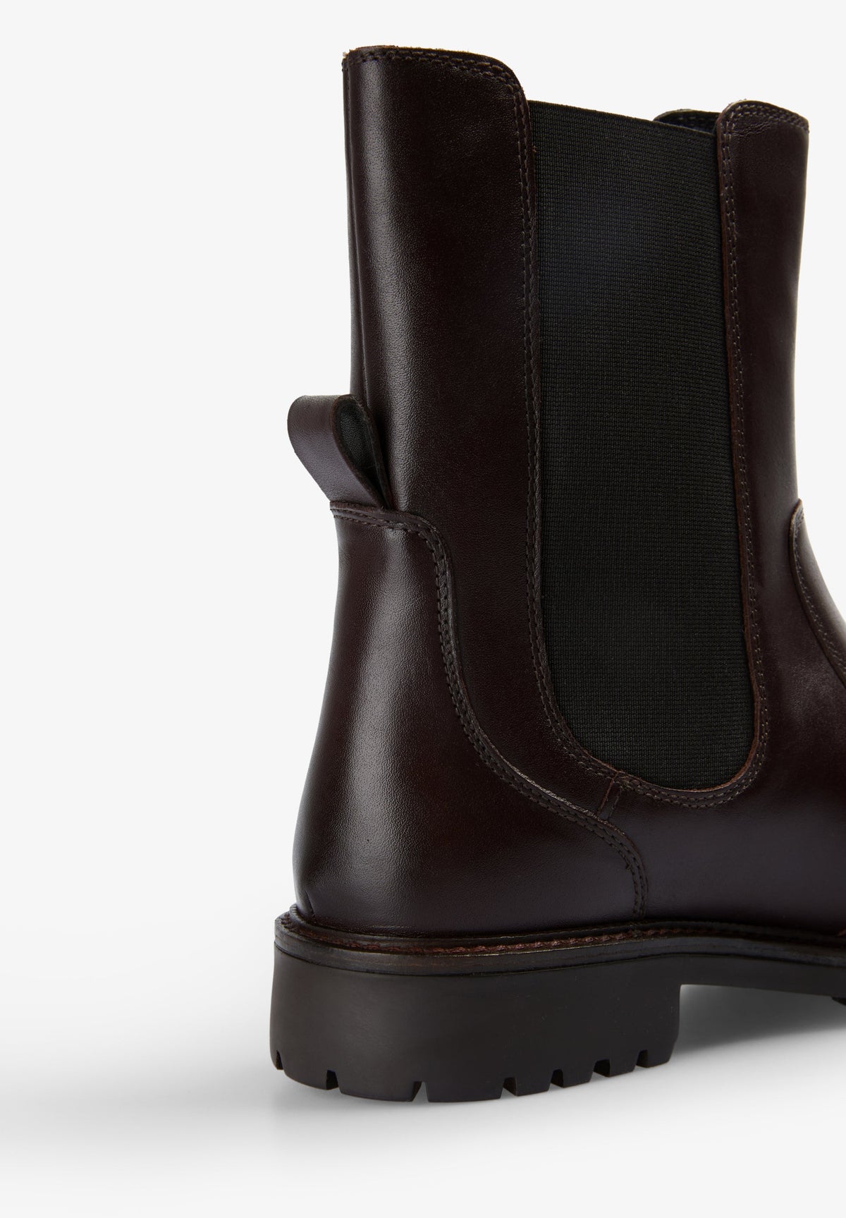 FLAT LEATHER ANKLE BOOTS