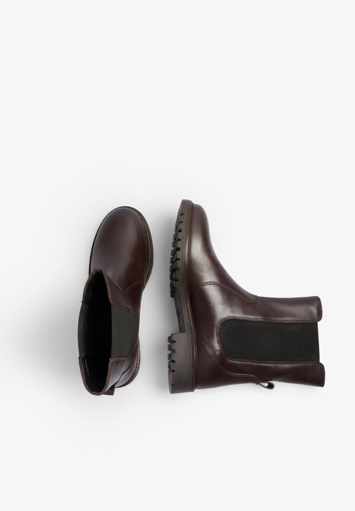 FLAT LEATHER ANKLE BOOTS