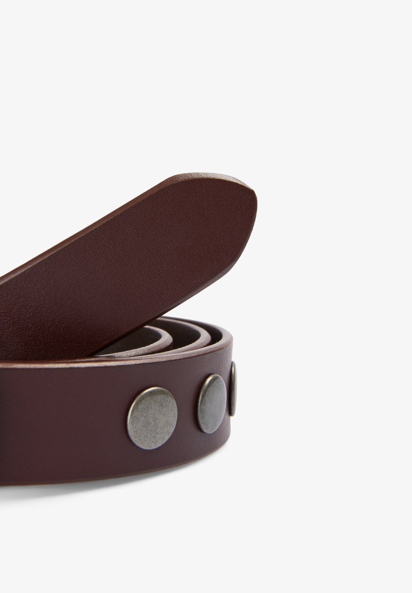 STUDDED LEATHER BELT