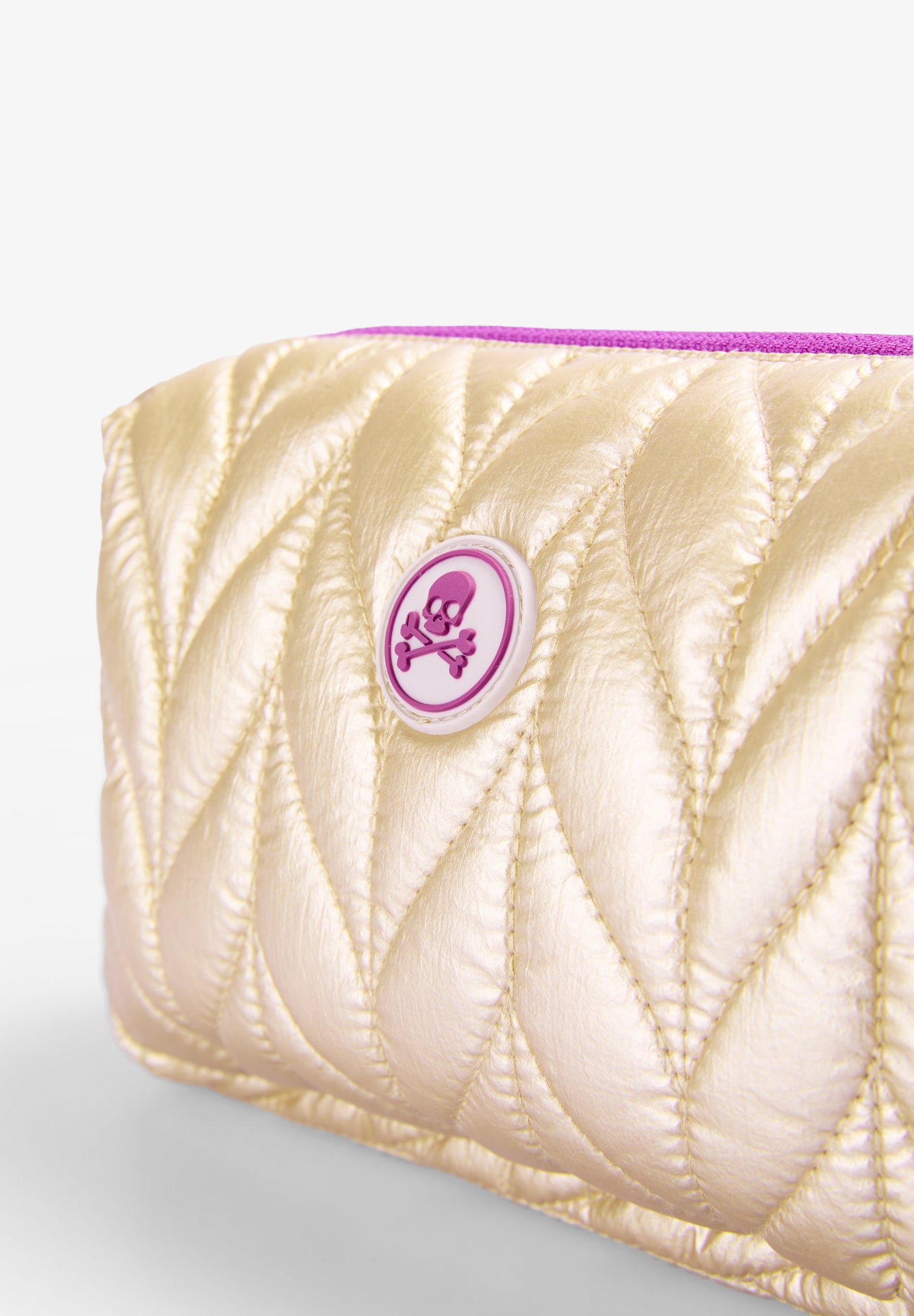 METALLIC QUILTED TOILETRY BAG