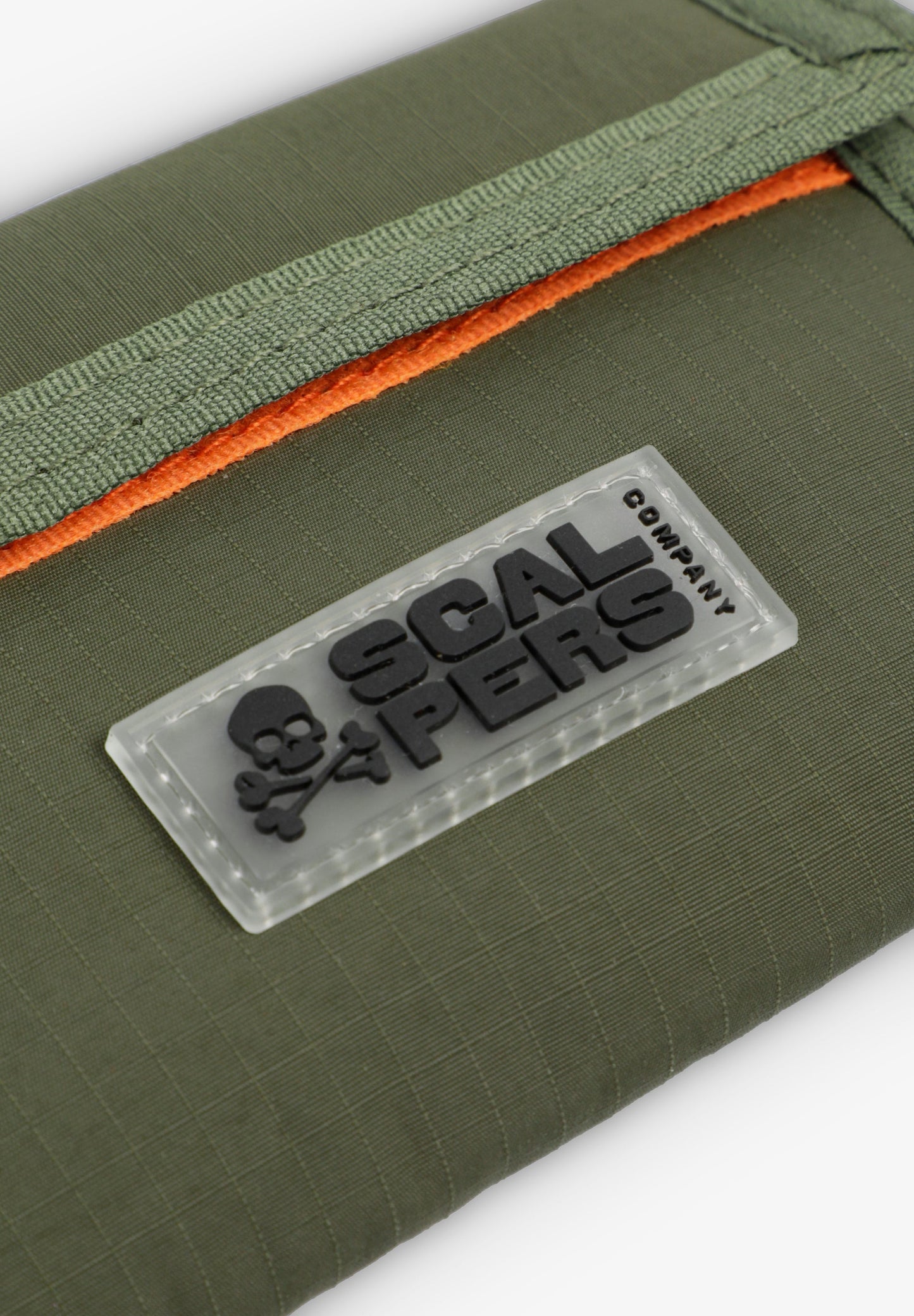 FOLDABLE ZIPPED WALLET