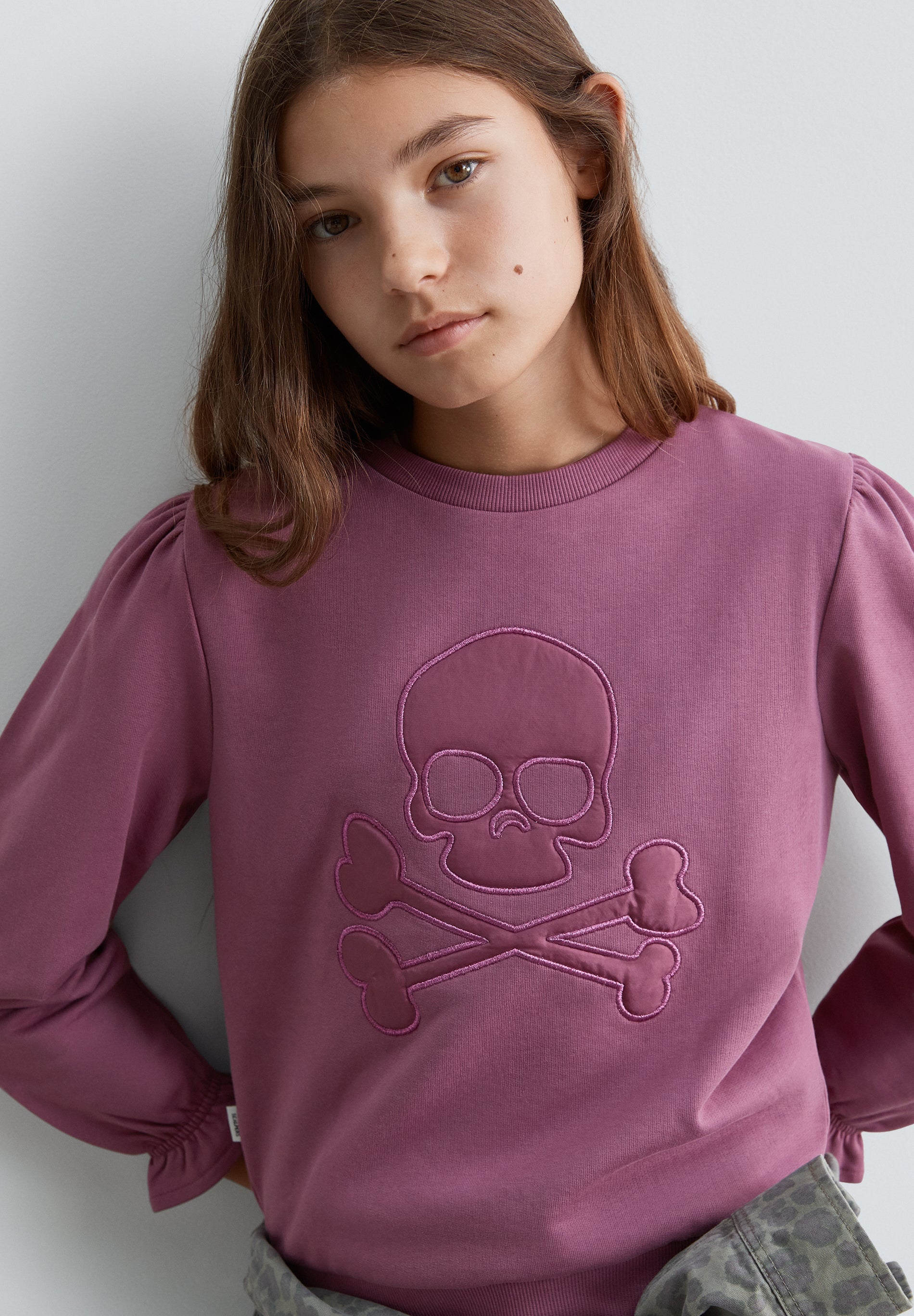 FRONT SKULL SWEATSHIRT