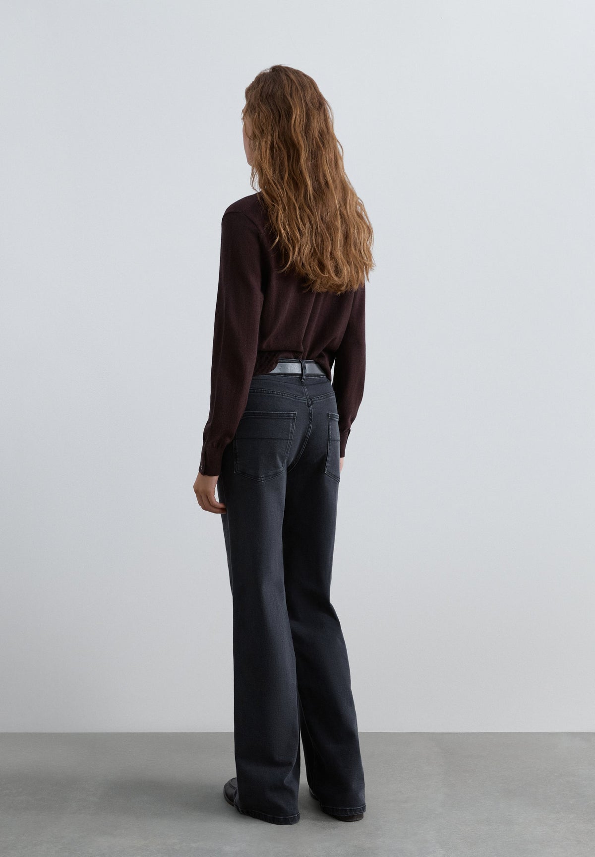 MID-RISE JEANS