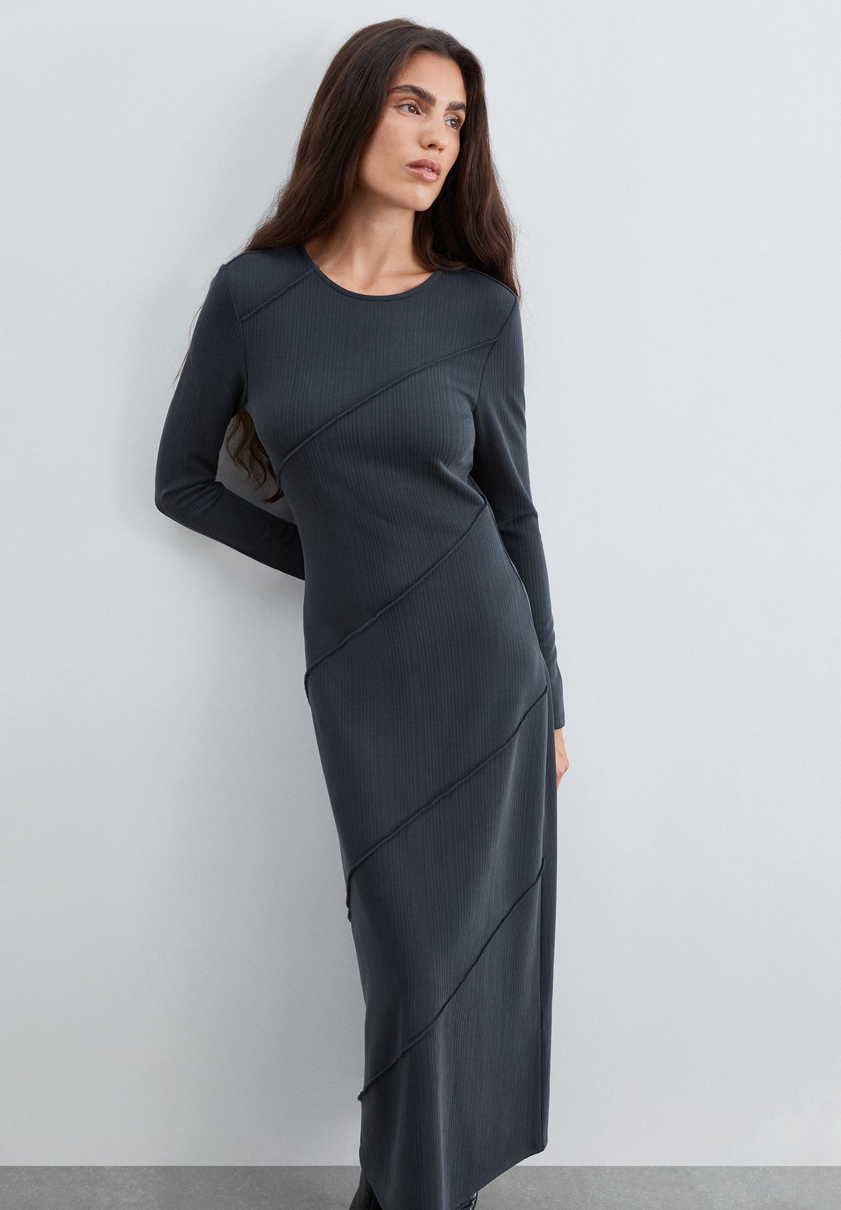 KNIT DRESS WITH DIAGONAL SEAMS