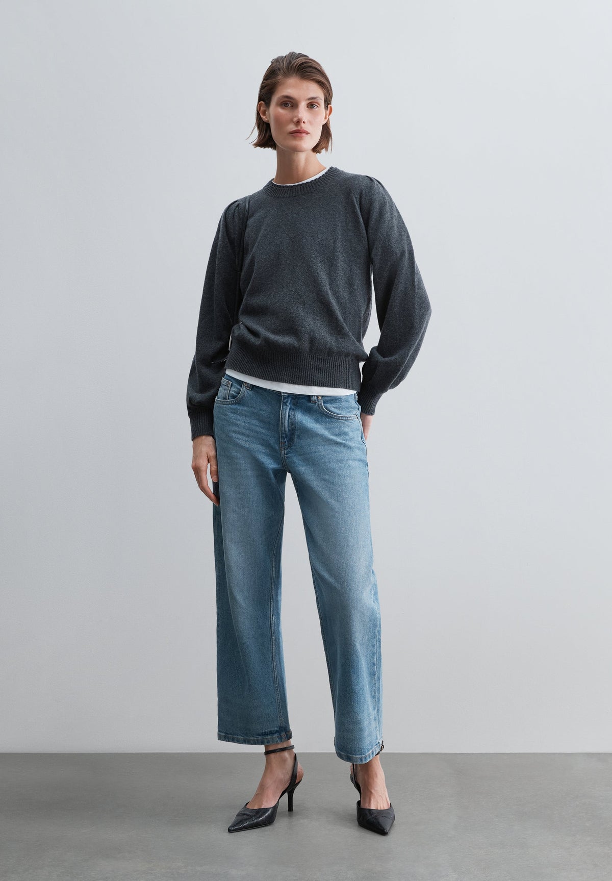 WOOL SWEATER WITH COLLAR DETAIL
