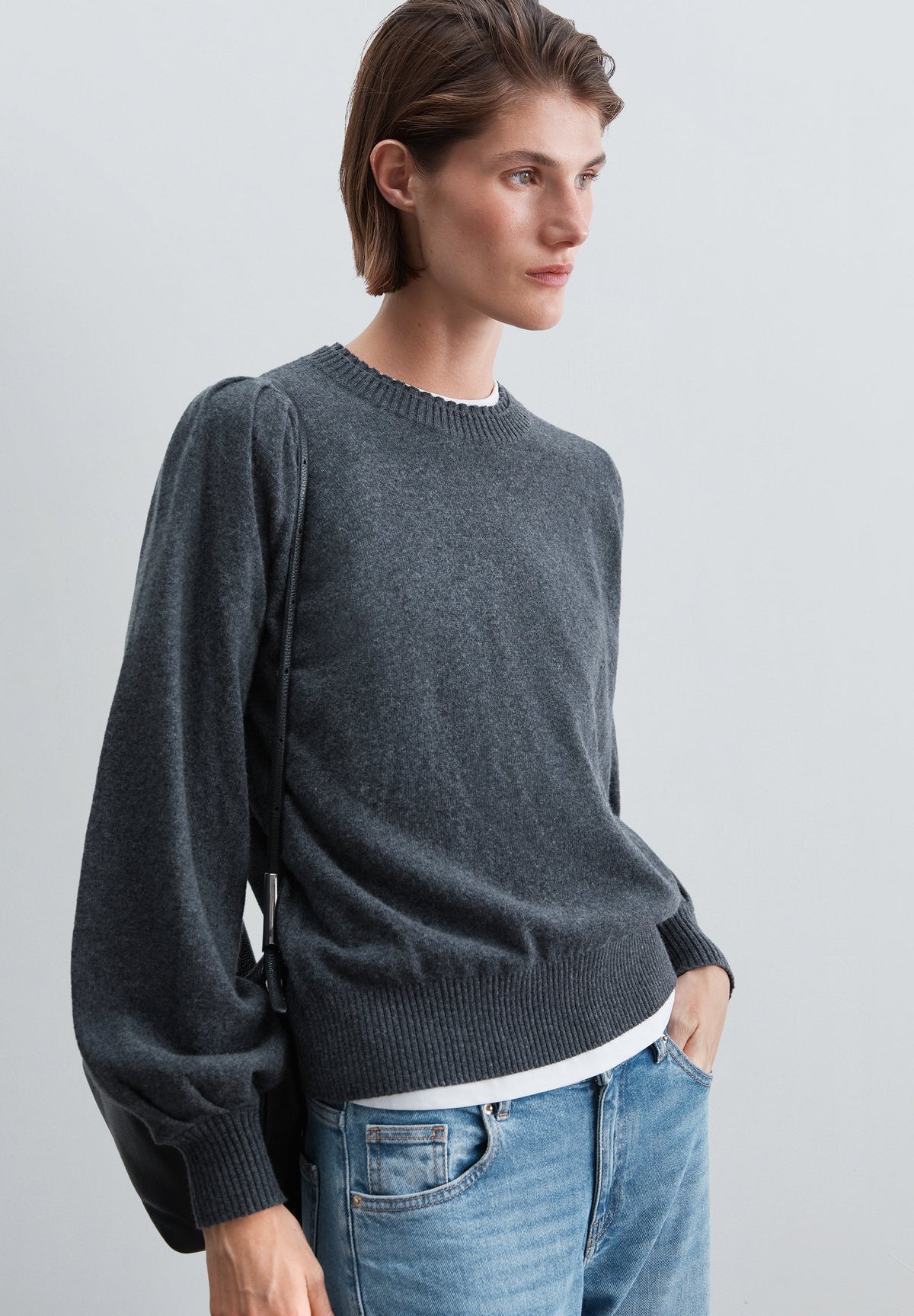 WOOL SWEATER WITH COLLAR DETAIL