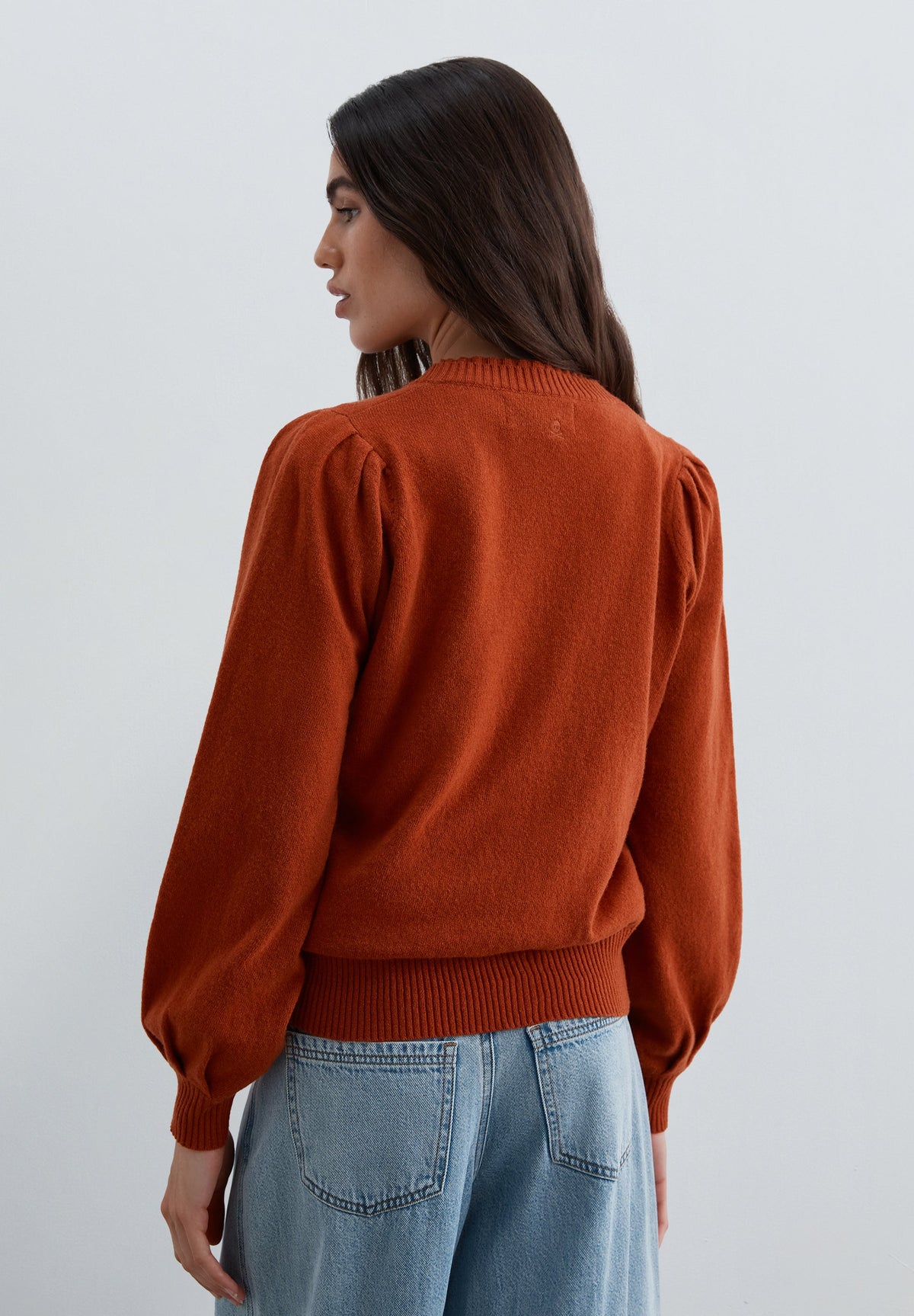 WOOL SWEATER WITH COLLAR DETAIL