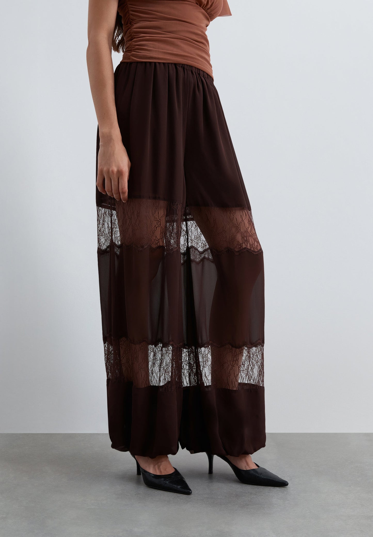 BALLOON TROUSERS WITH LACE