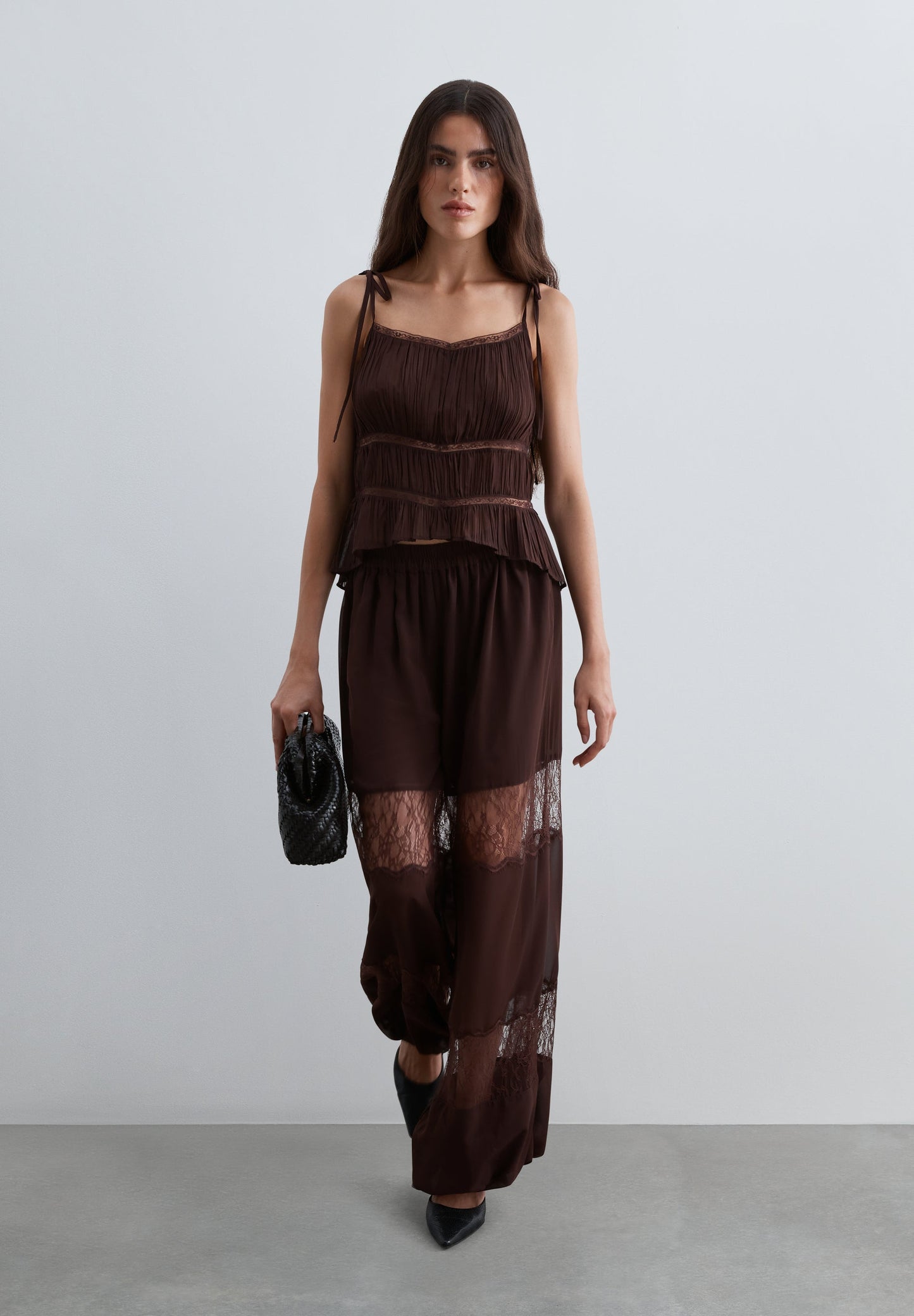 BALLOON TROUSERS WITH LACE