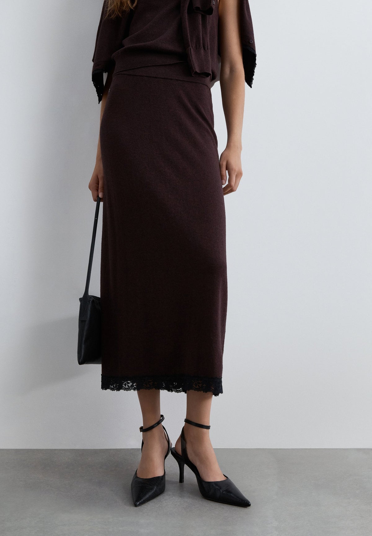 KNIT SKIRT WITH LACE