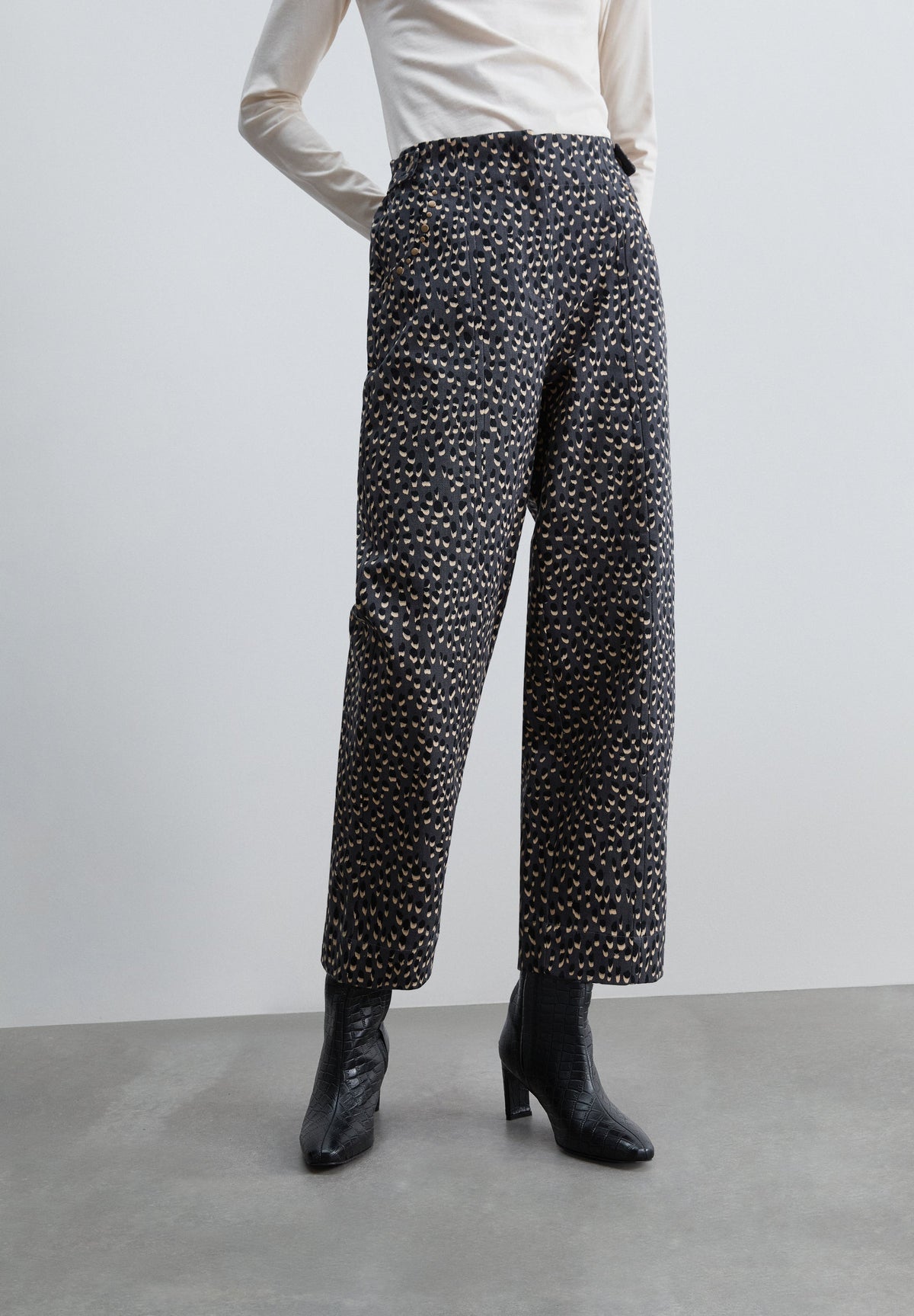 STUDDED PRINT TROUSERS