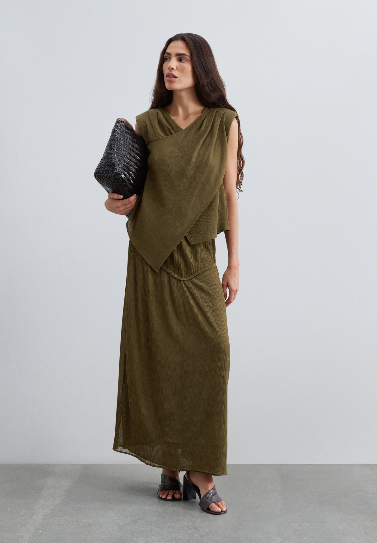 LONG TEXTURED SKIRT