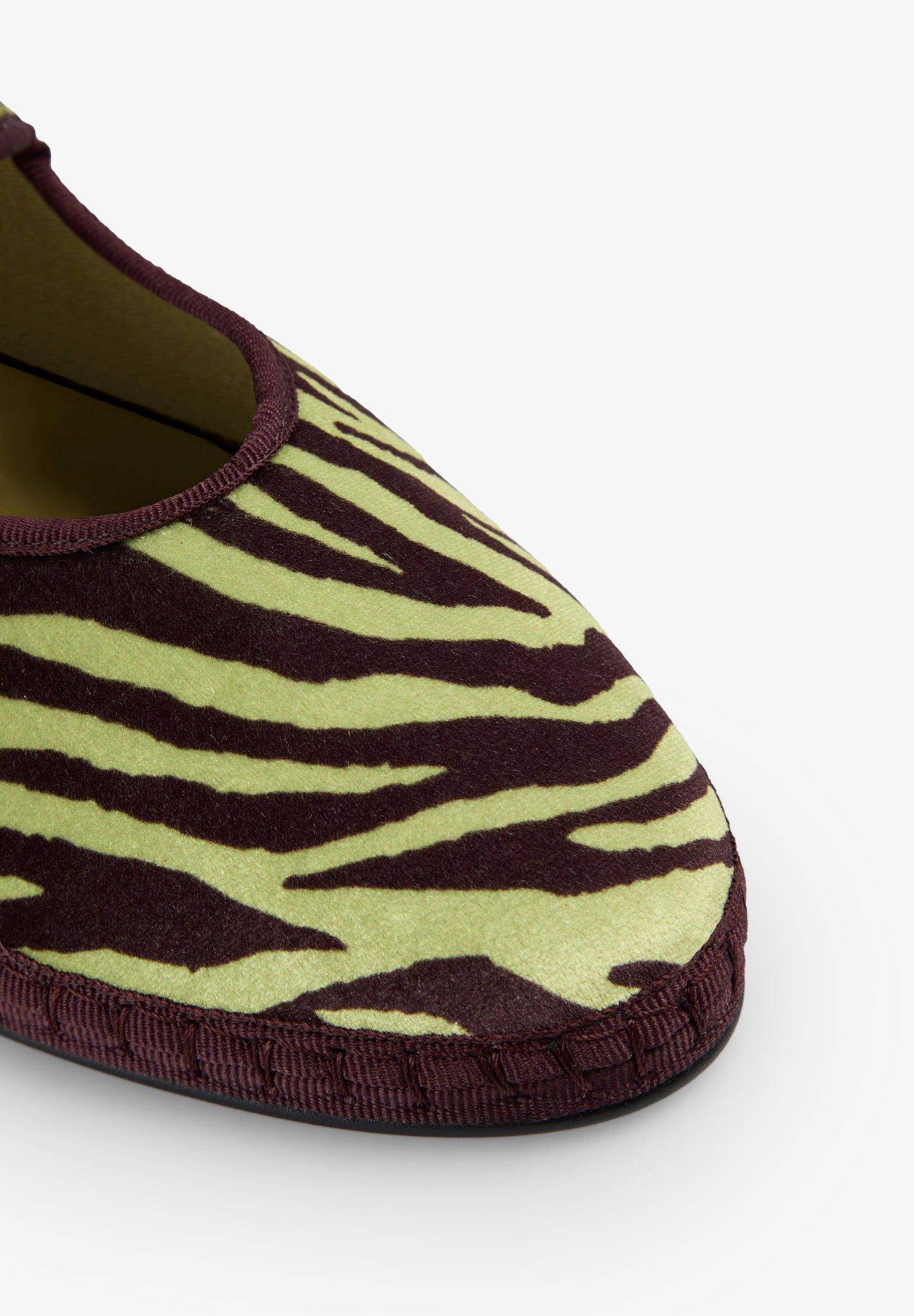 ANIMAL PRINT VELVET BALLET FLATS