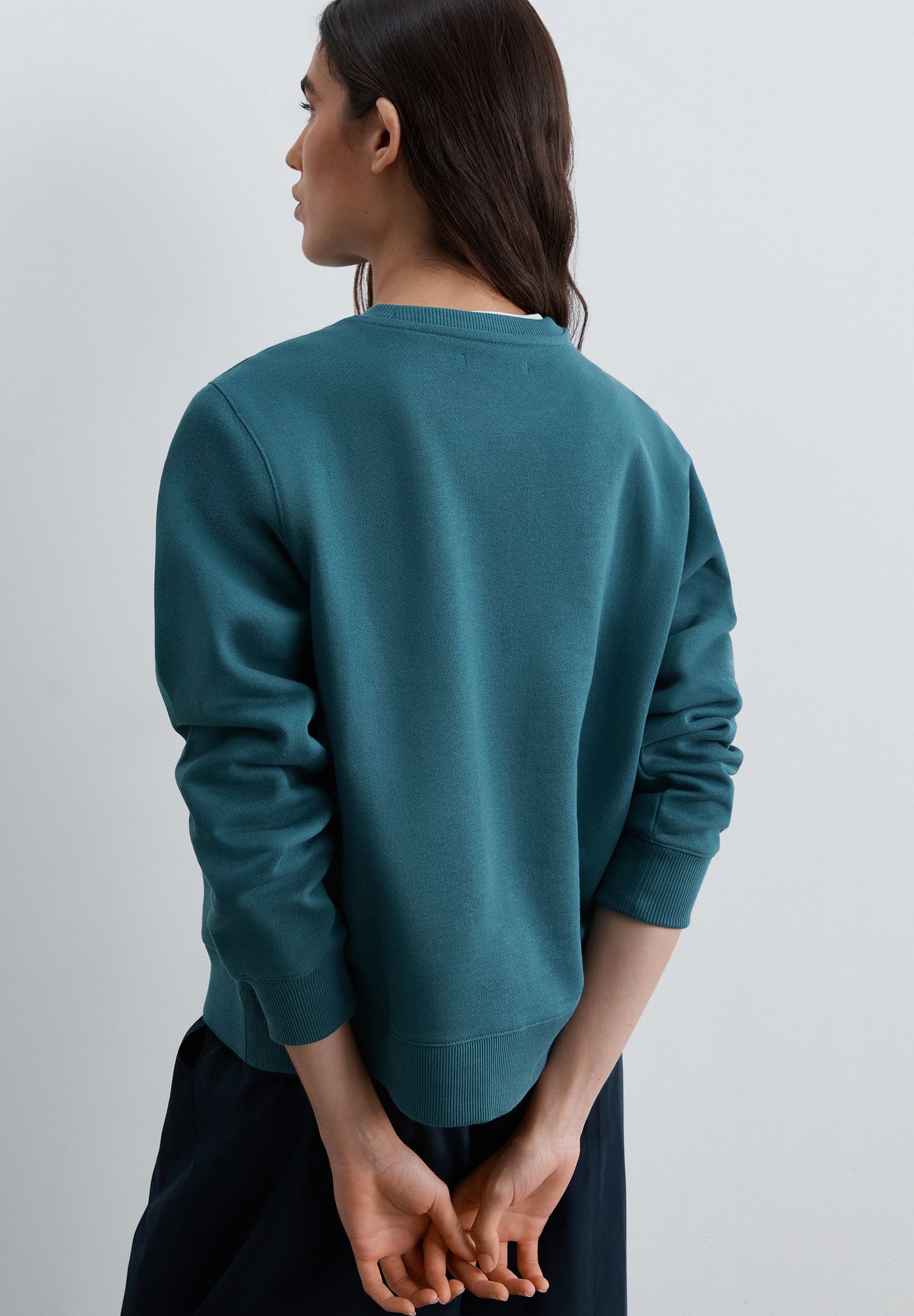 REGULAR FIT EMBROIDERED SWEATSHIRT