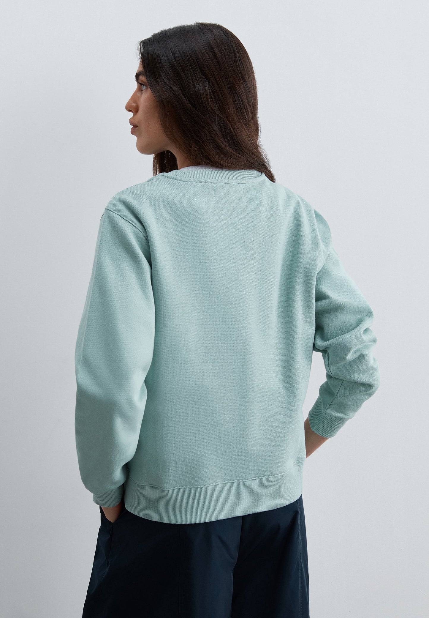 REGULAR FIT EMBROIDERED SWEATSHIRT