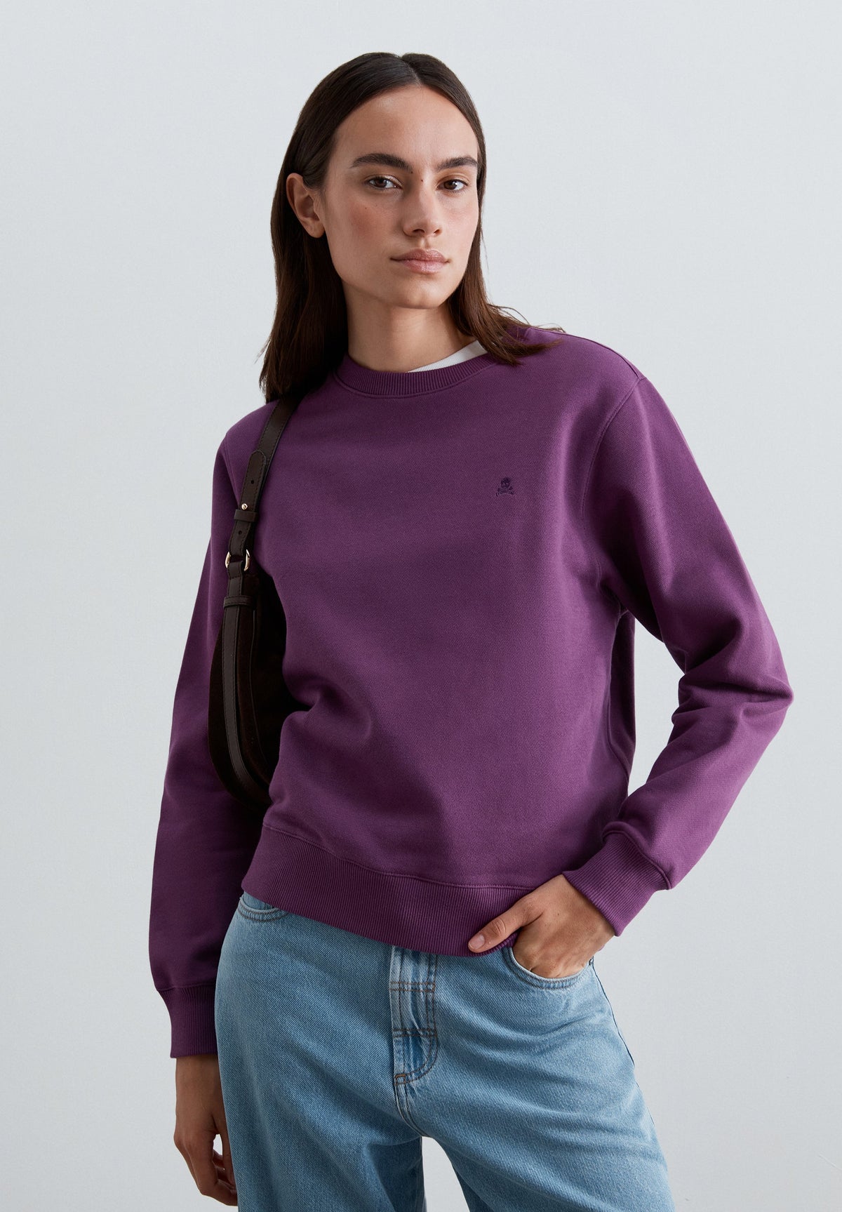 REGULAR FIT EMBROIDERED SWEATSHIRT