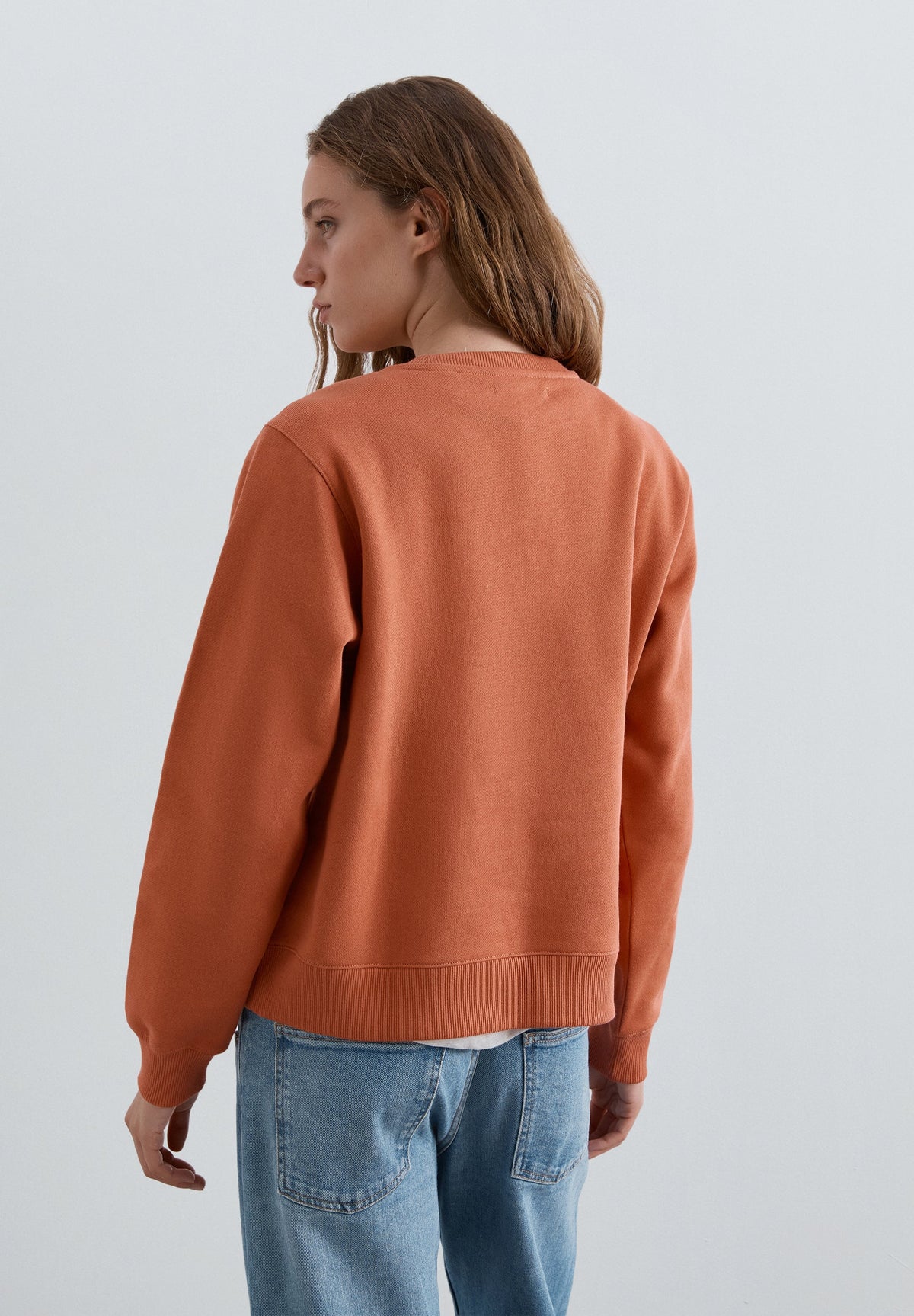 REGULAR FIT EMBROIDERED SWEATSHIRT