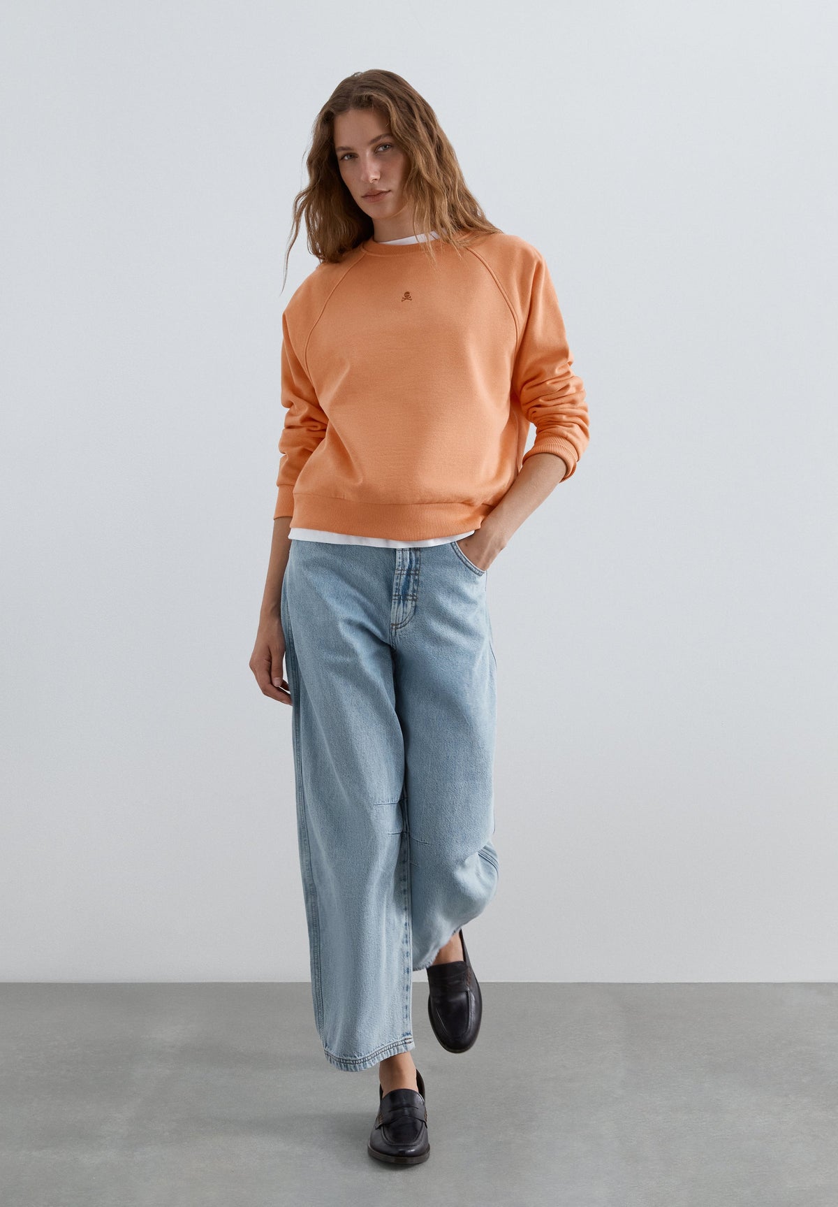 SWEATSHIRT WITH GLITTER BACK PRINT